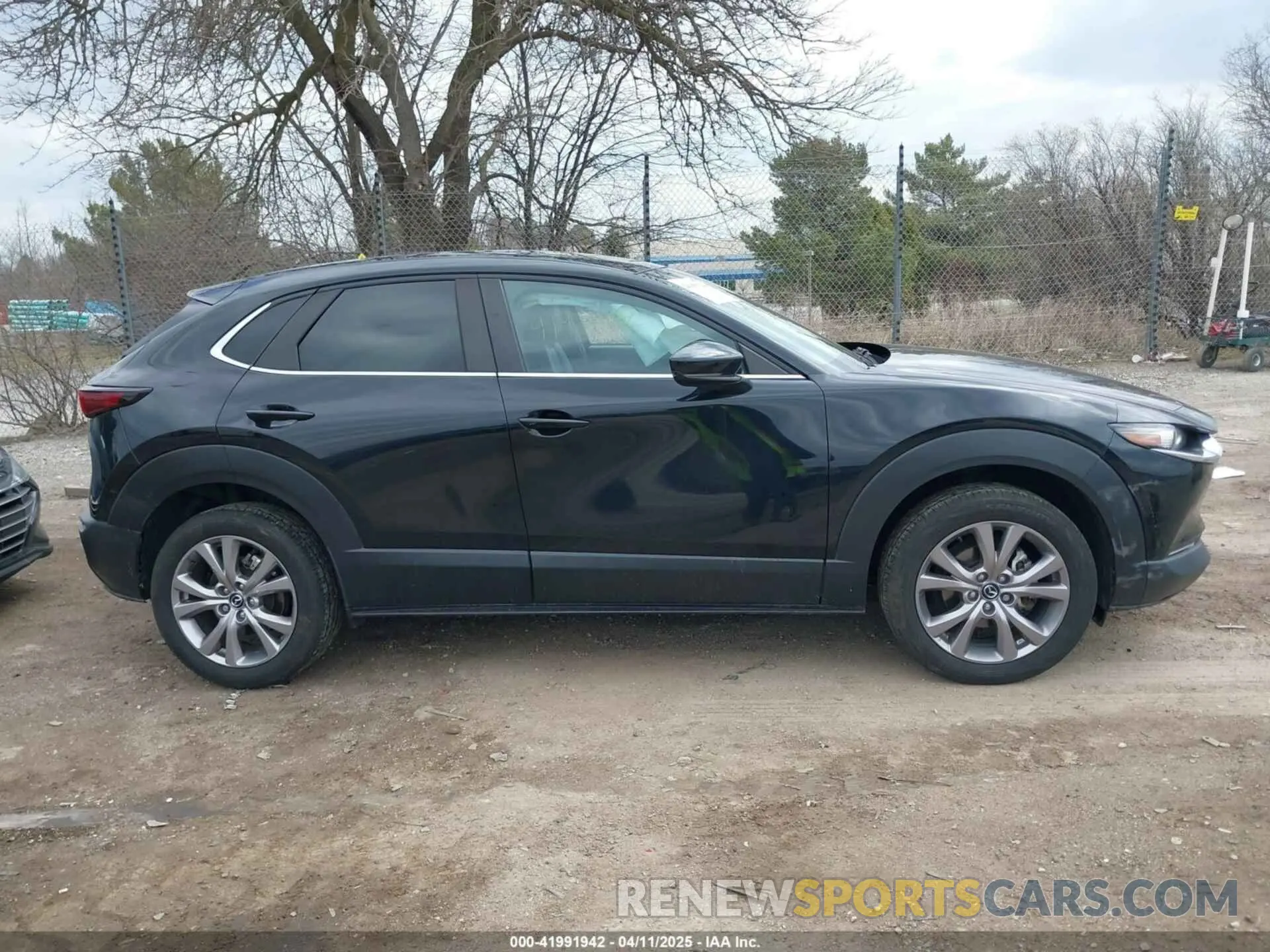 13 Photograph of a damaged car 3MVDMBCL5MM205824 MAZDA CX-30 2021