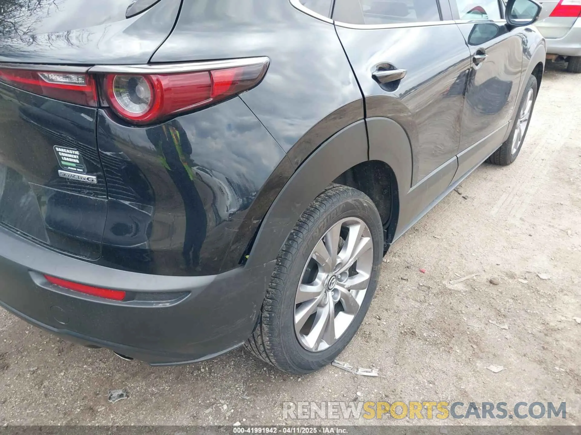 6 Photograph of a damaged car 3MVDMBCL5MM205824 MAZDA CX-30 2021
