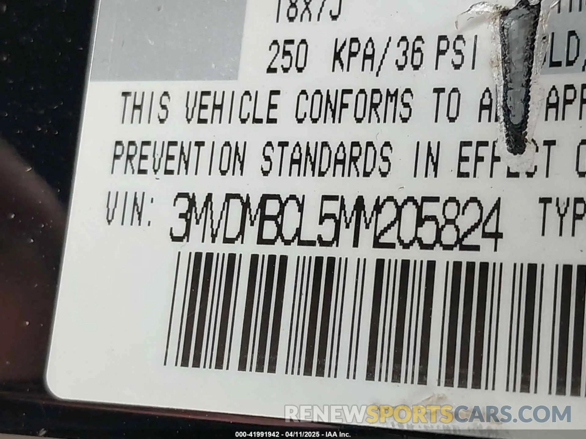 9 Photograph of a damaged car 3MVDMBCL5MM205824 MAZDA CX-30 2021