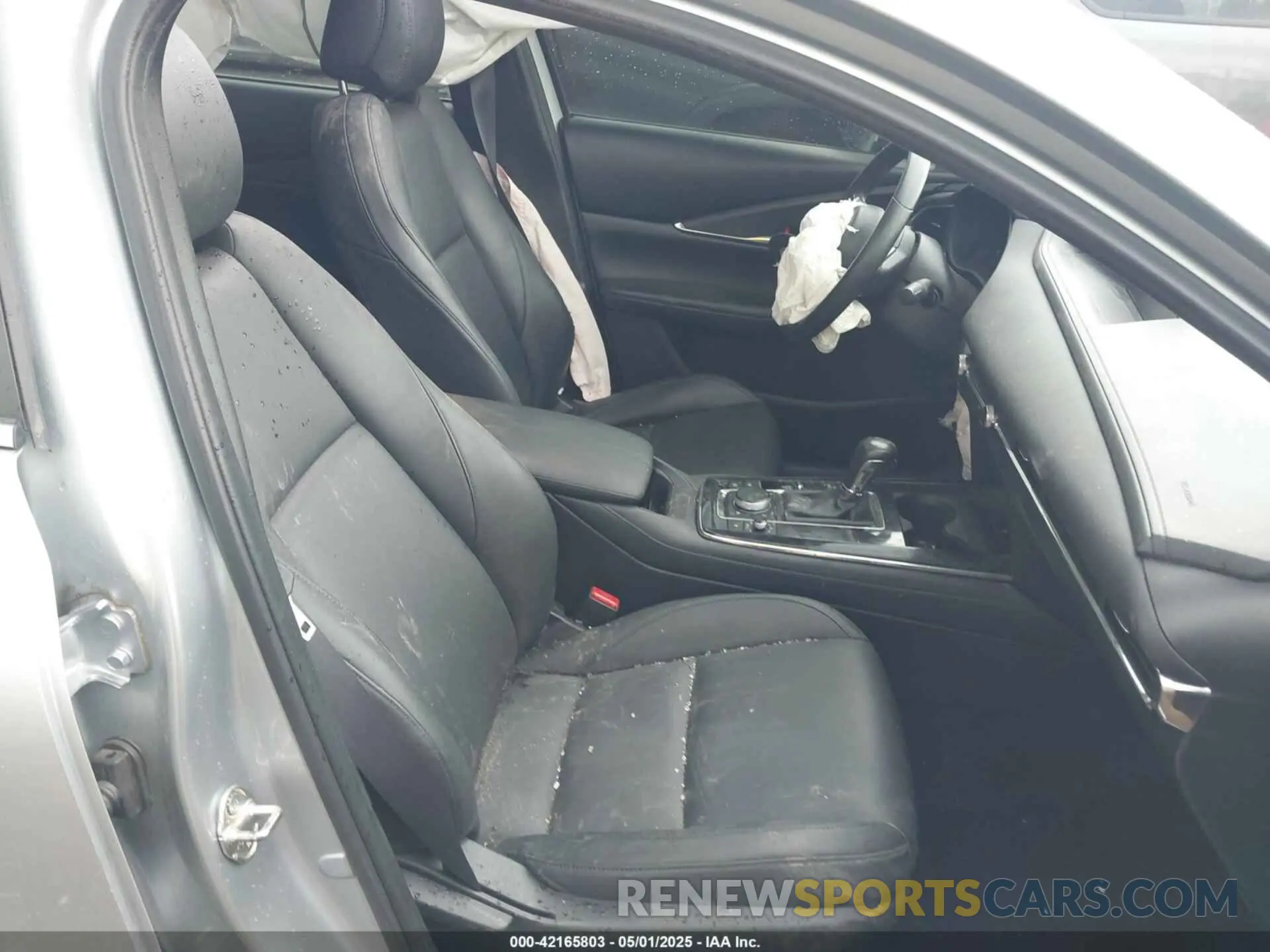 5 Photograph of a damaged car 3MVDMBCL6MM240663 MAZDA CX-30 2021