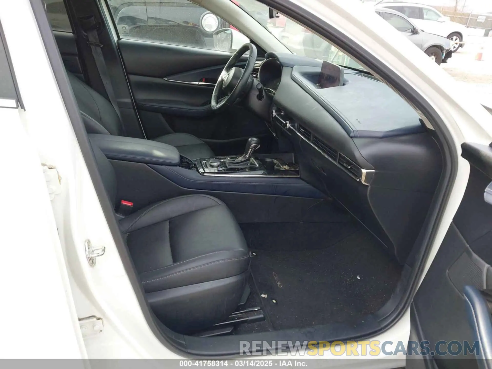 5 Photograph of a damaged car 3MVDMBCLXMM212008 MAZDA CX-30 2021