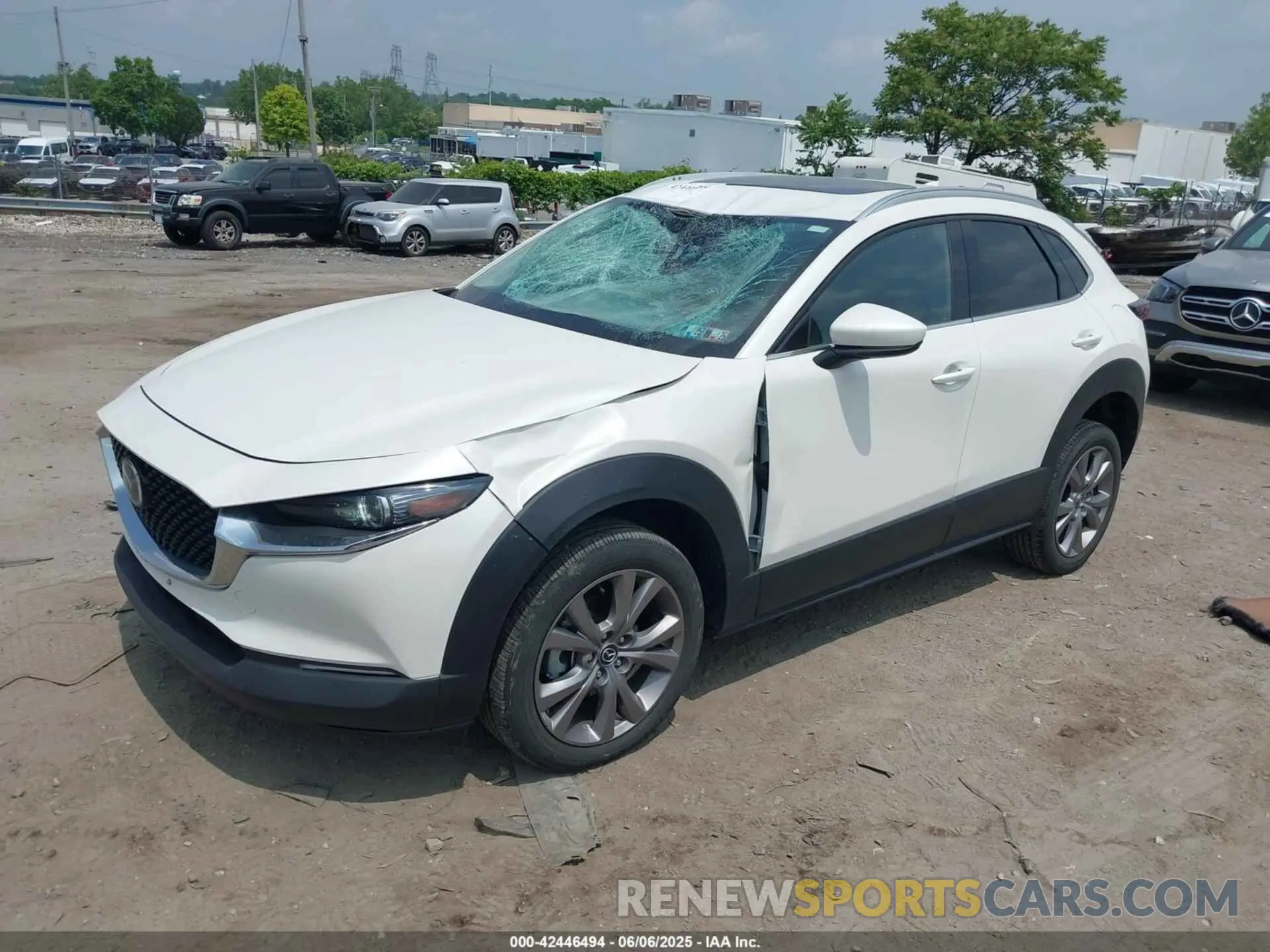 2 Photograph of a damaged car 3MVDMBDL0MM307045 MAZDA CX-30 2021