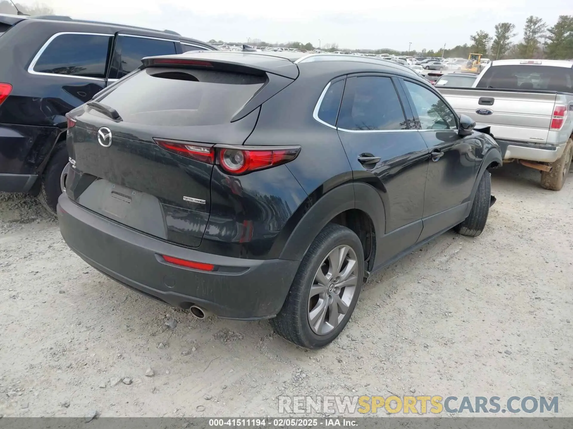 4 Photograph of a damaged car 3MVDMBDL1MM306485 MAZDA CX-30 2021