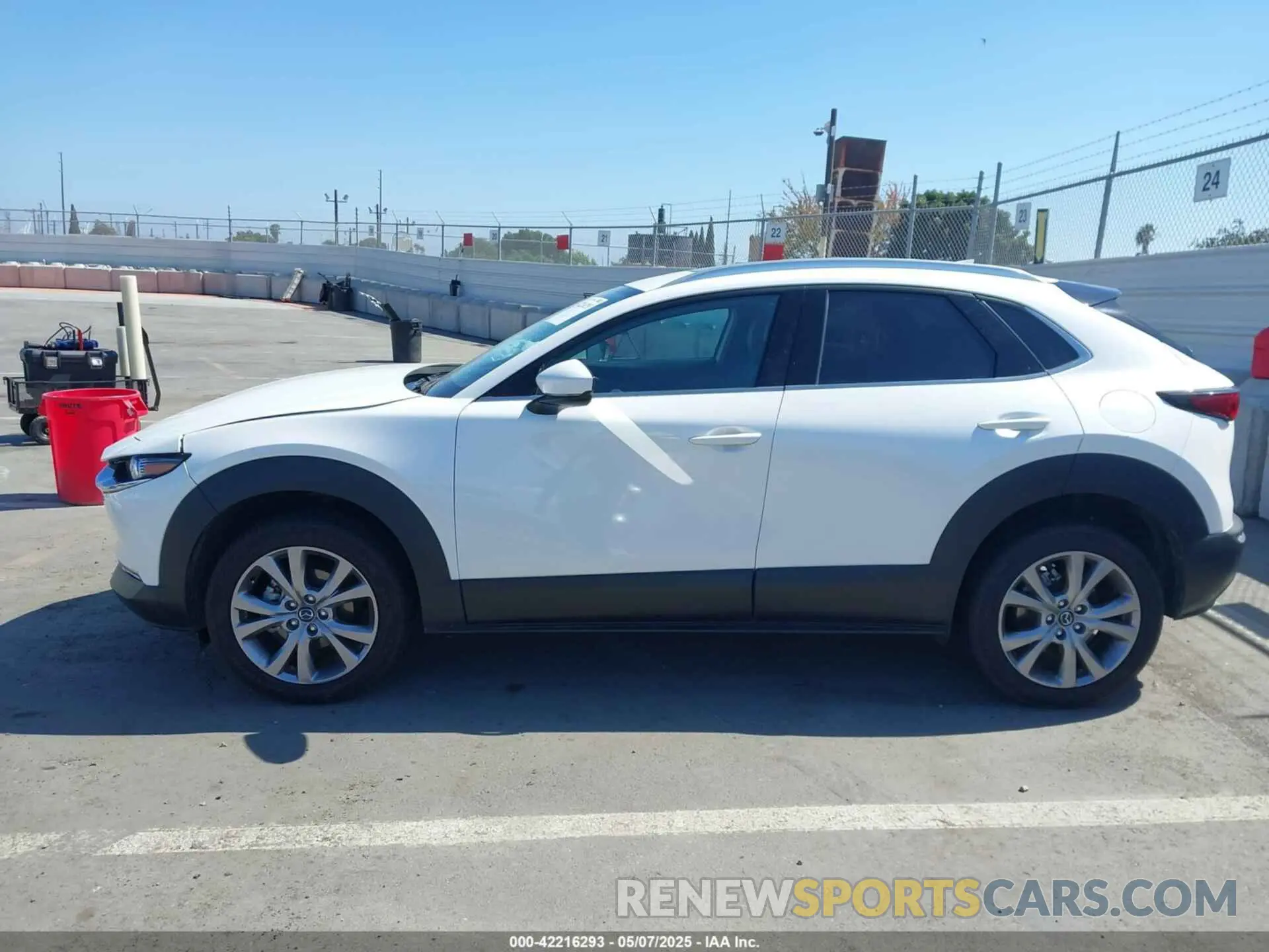 14 Photograph of a damaged car 3MVDMBDL4MM319747 MAZDA CX-30 2021