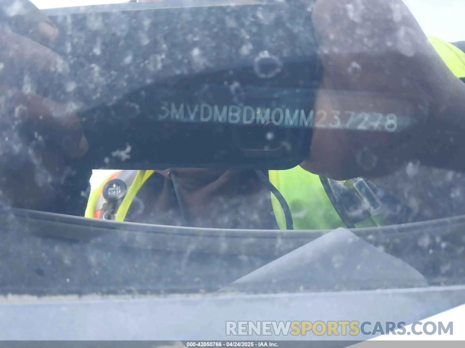 17 Photograph of a damaged car 3MVDMBDM0MM237278 MAZDA CX-30 2021