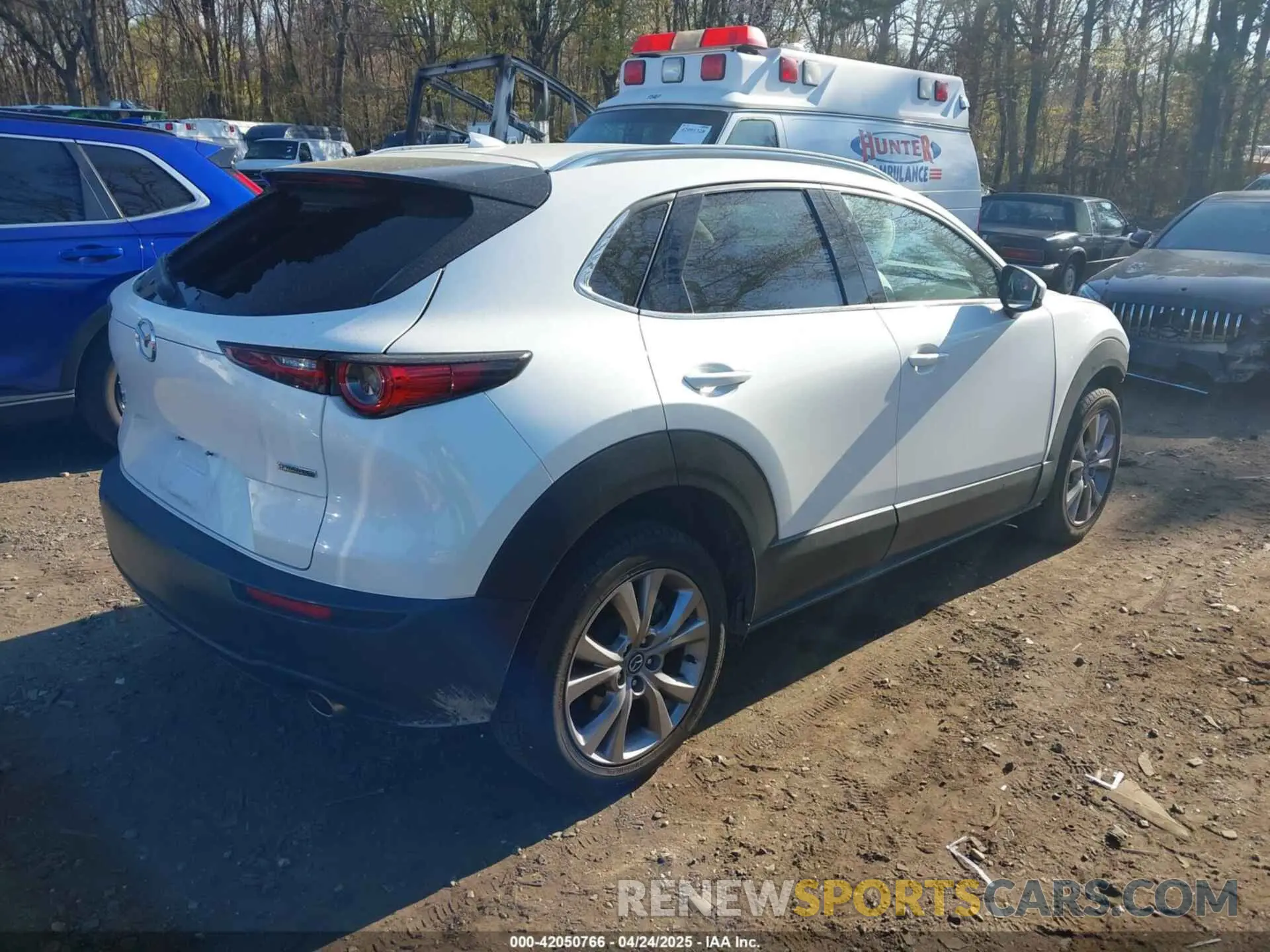 4 Photograph of a damaged car 3MVDMBDM0MM237278 MAZDA CX-30 2021