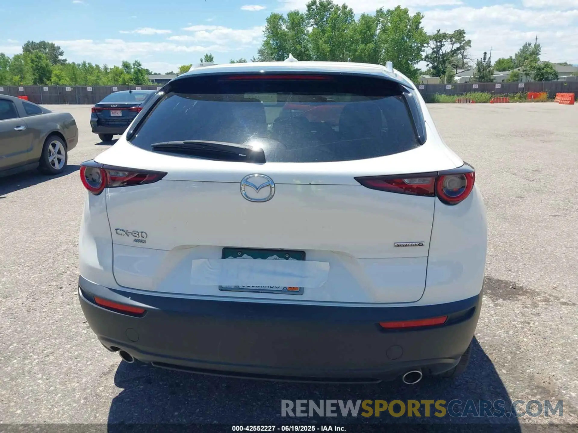 16 Photograph of a damaged car 3MVDMBDM4MM222153 MAZDA CX-30 2021