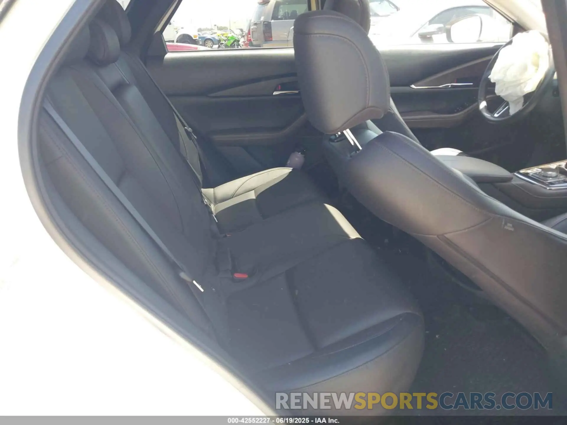 8 Photograph of a damaged car 3MVDMBDM4MM222153 MAZDA CX-30 2021