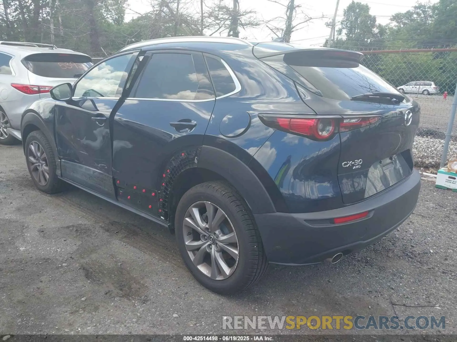 3 Photograph of a damaged car 3MVDMBDM5MM216605 MAZDA CX-30 2021