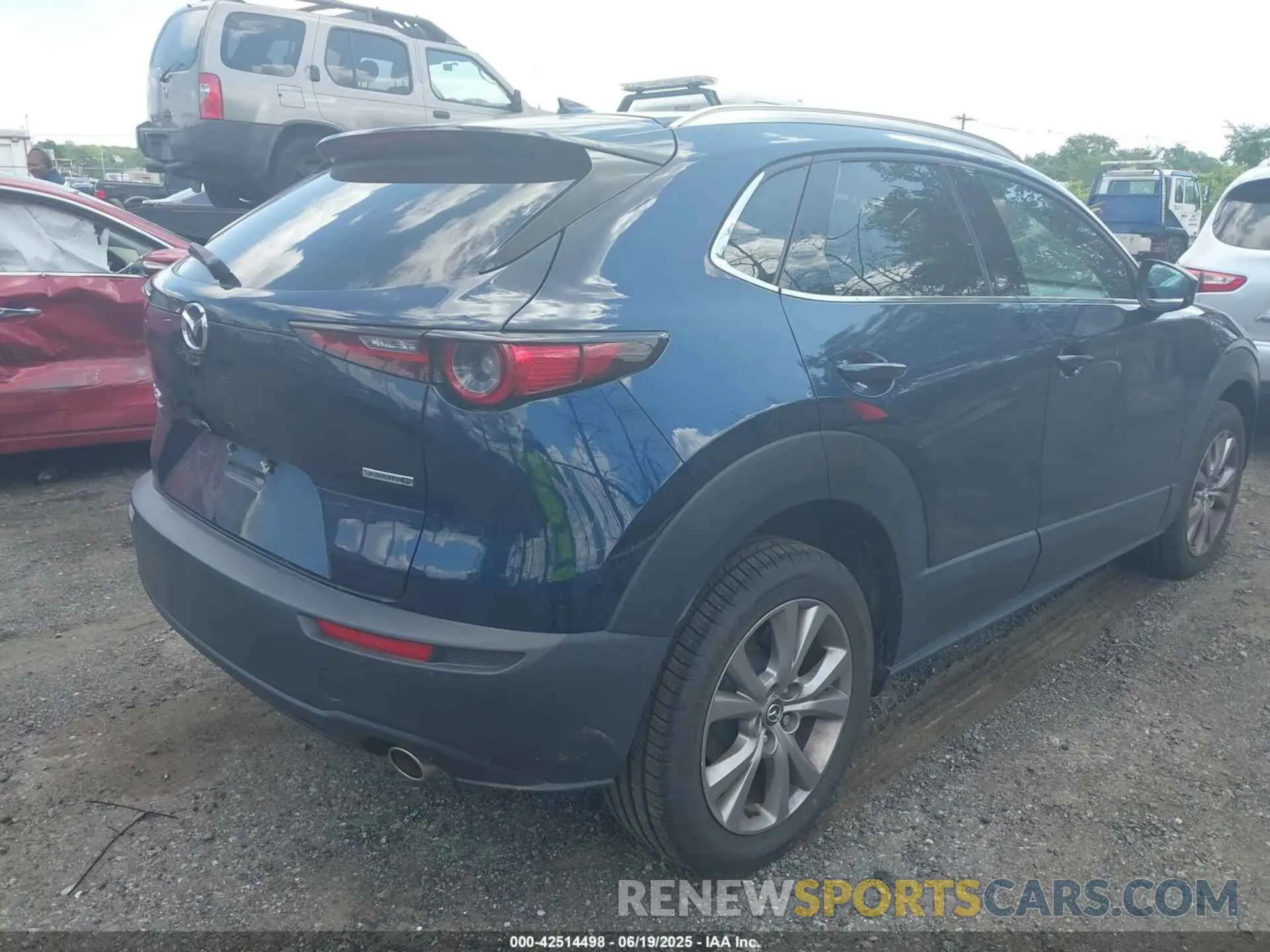 4 Photograph of a damaged car 3MVDMBDM5MM216605 MAZDA CX-30 2021