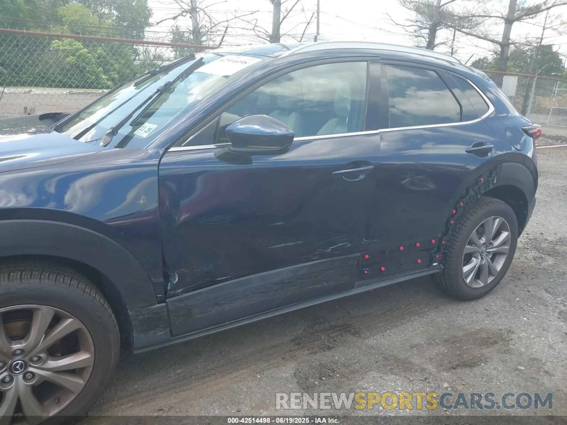 6 Photograph of a damaged car 3MVDMBDM5MM216605 MAZDA CX-30 2021
