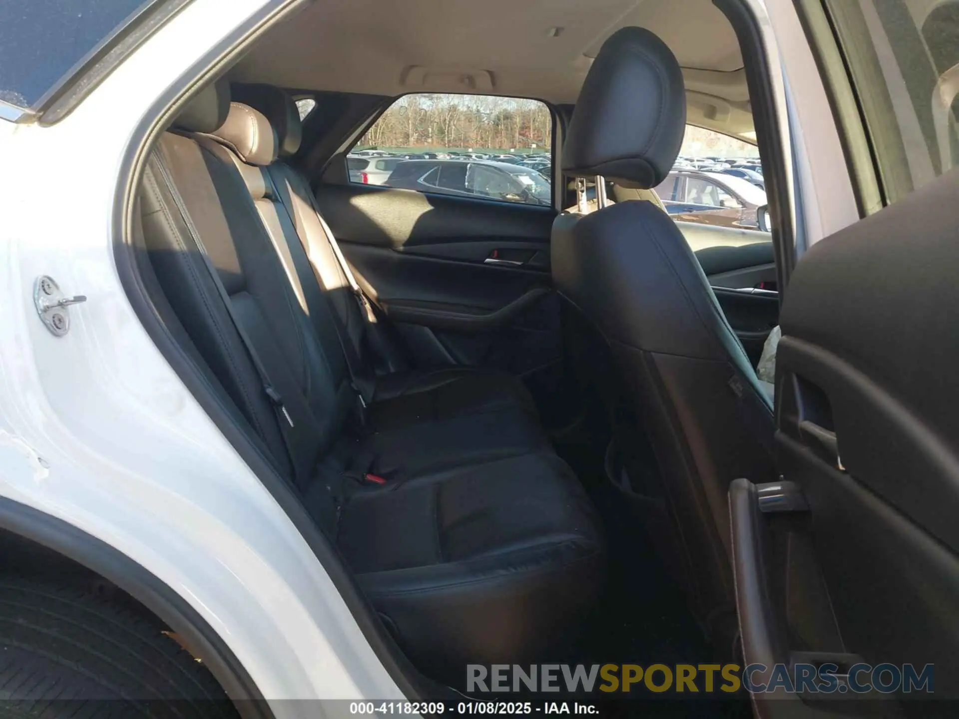 8 Photograph of a damaged car 3MVDMBDY2MM236118 MAZDA CX-30 2021