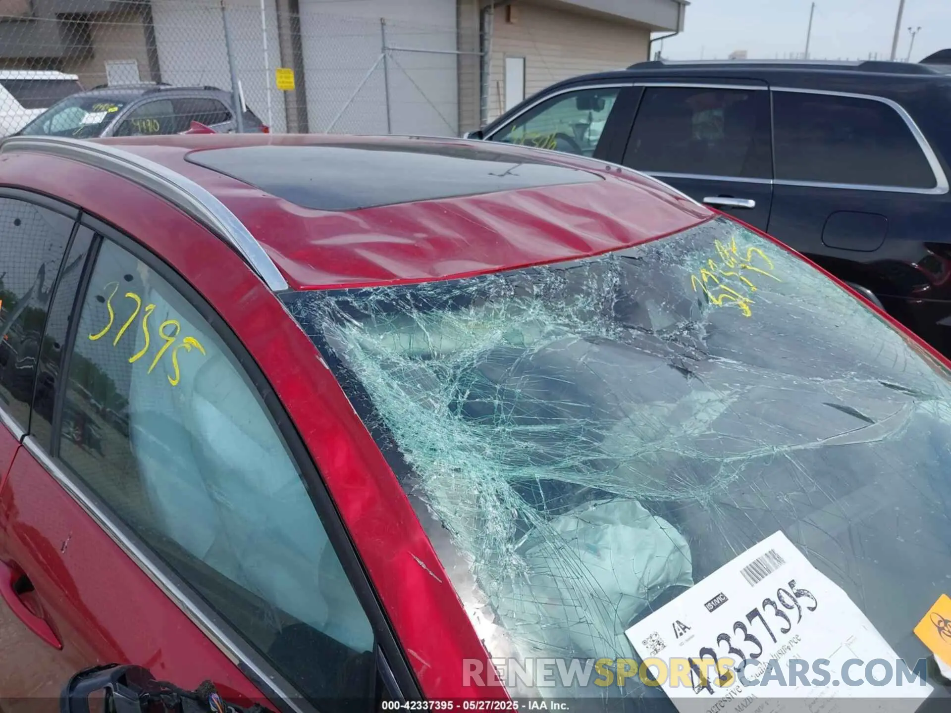 11 Photograph of a damaged car 3MVDMBDY5MM307831 MAZDA CX-30 2021