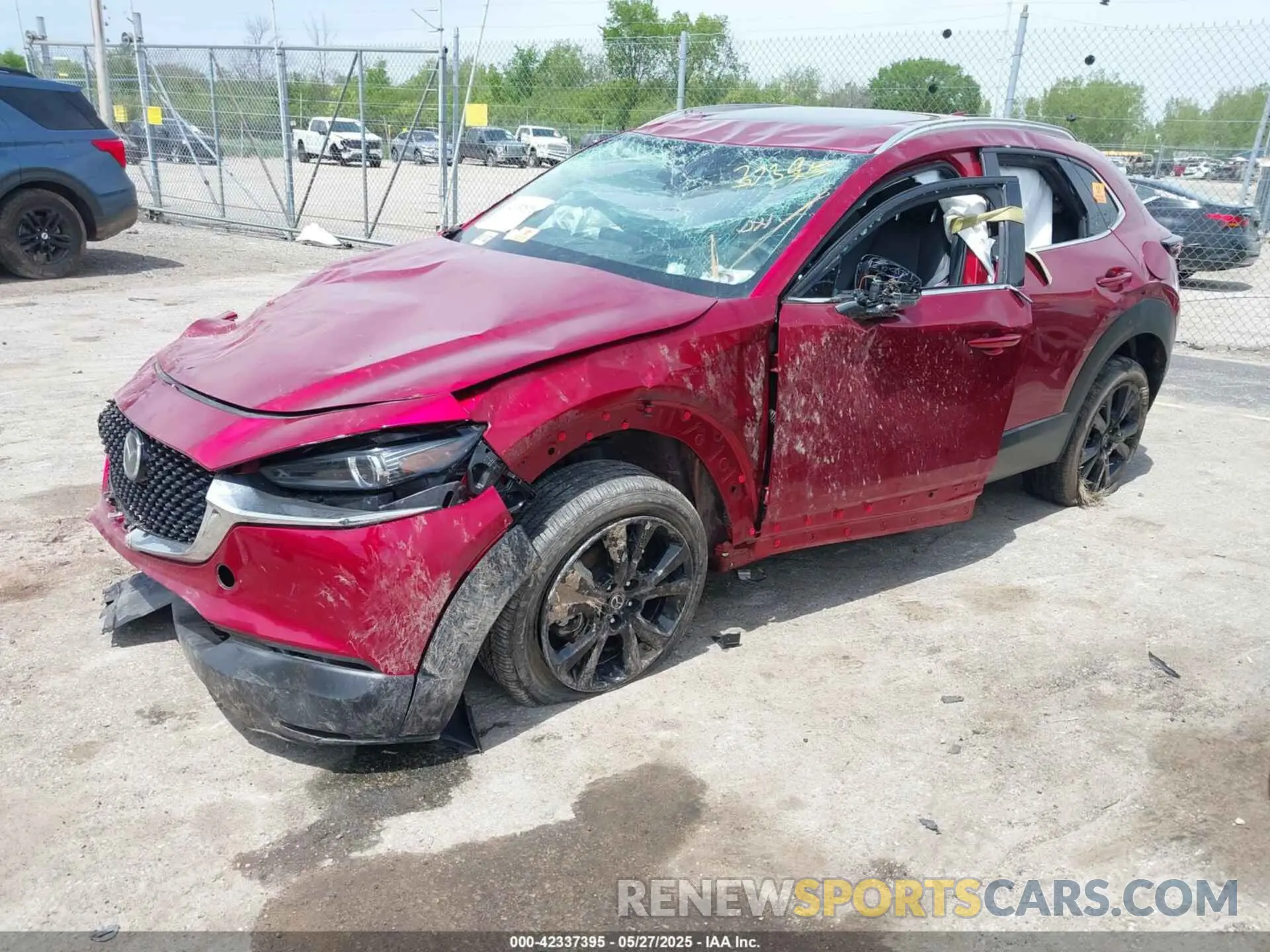 2 Photograph of a damaged car 3MVDMBDY5MM307831 MAZDA CX-30 2021