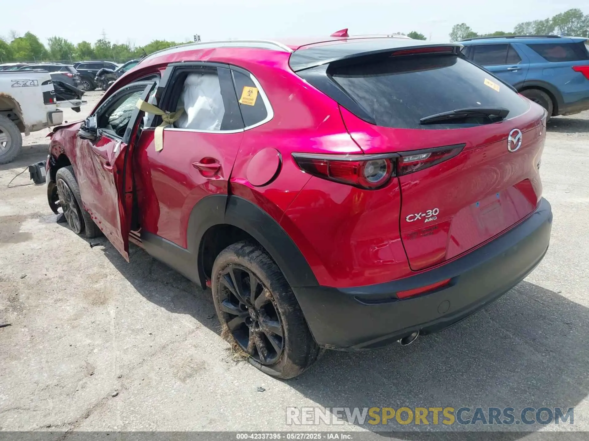 3 Photograph of a damaged car 3MVDMBDY5MM307831 MAZDA CX-30 2021