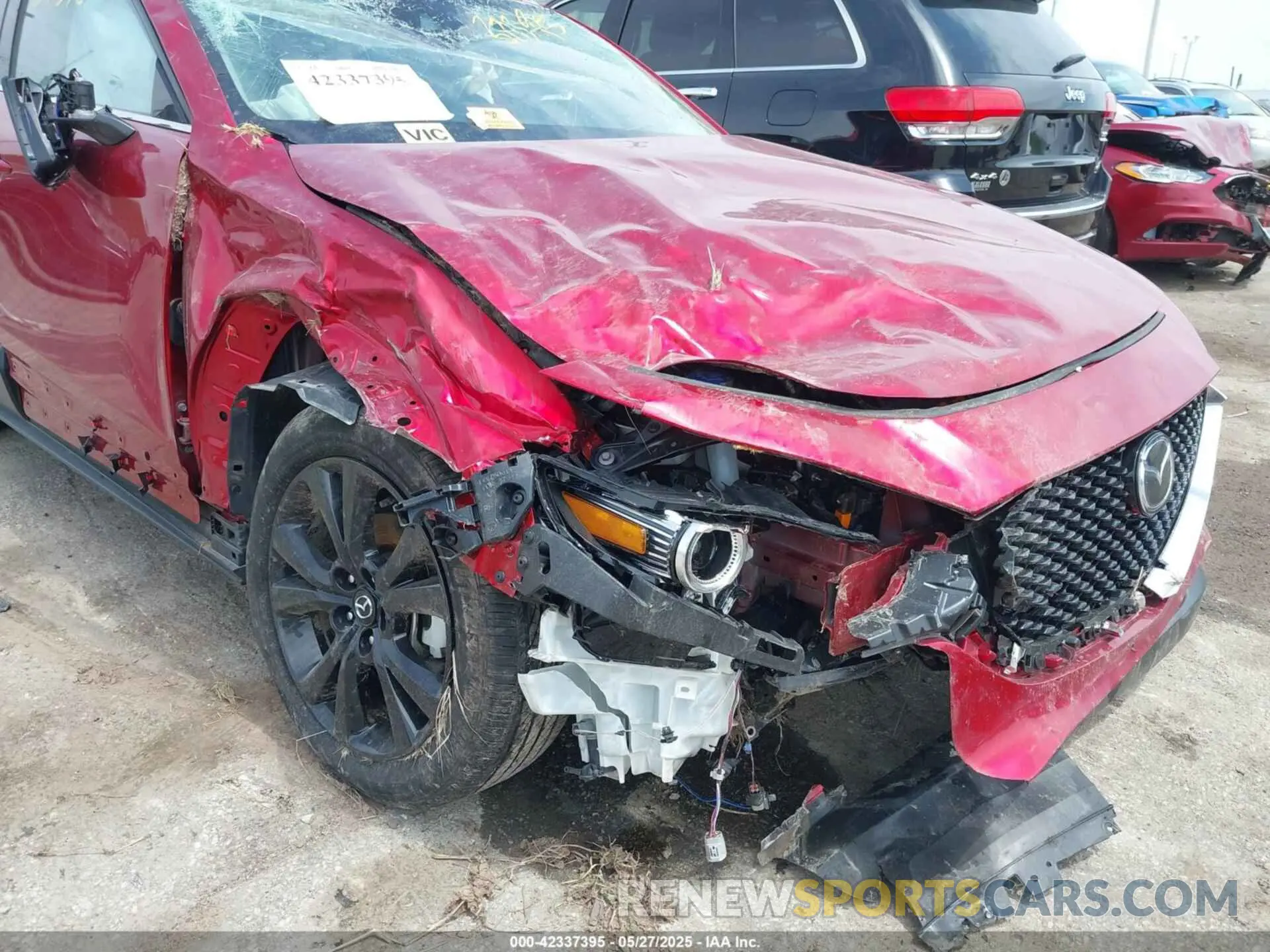 6 Photograph of a damaged car 3MVDMBDY5MM307831 MAZDA CX-30 2021
