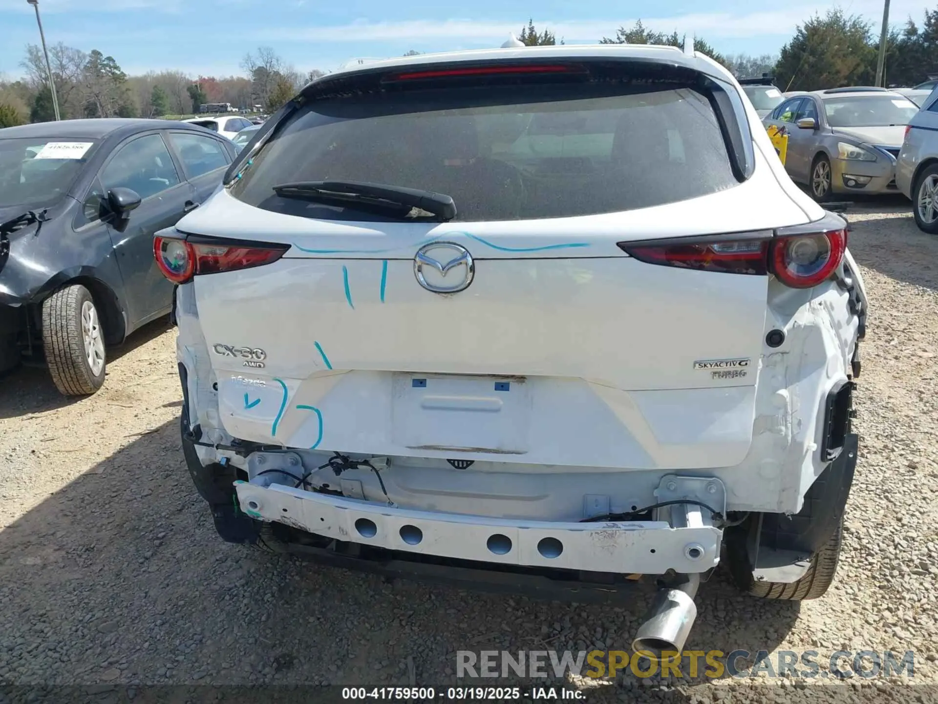 6 Photograph of a damaged car 3MVDMBDYXMM231104 MAZDA CX-30 2021