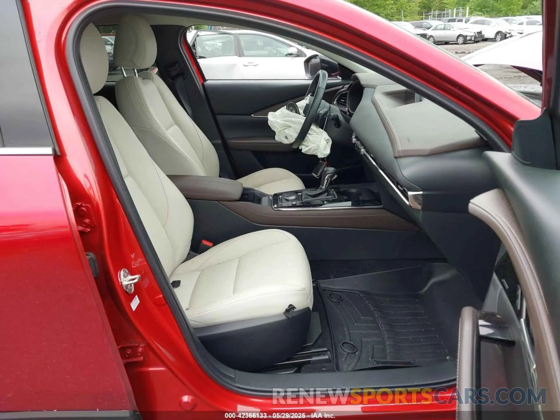 5 Photograph of a damaged car 3MVDMBEY2MM257128 MAZDA CX-30 2021