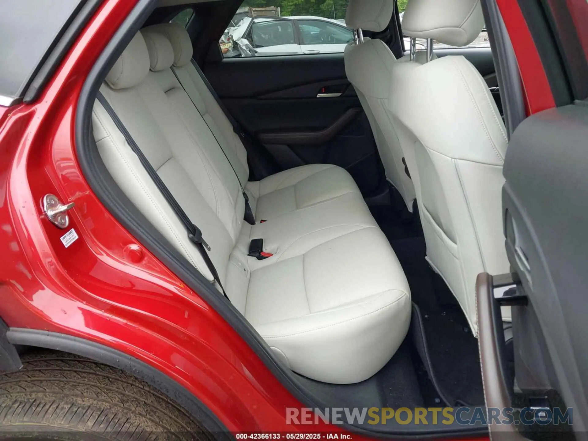 8 Photograph of a damaged car 3MVDMBEY2MM257128 MAZDA CX-30 2021