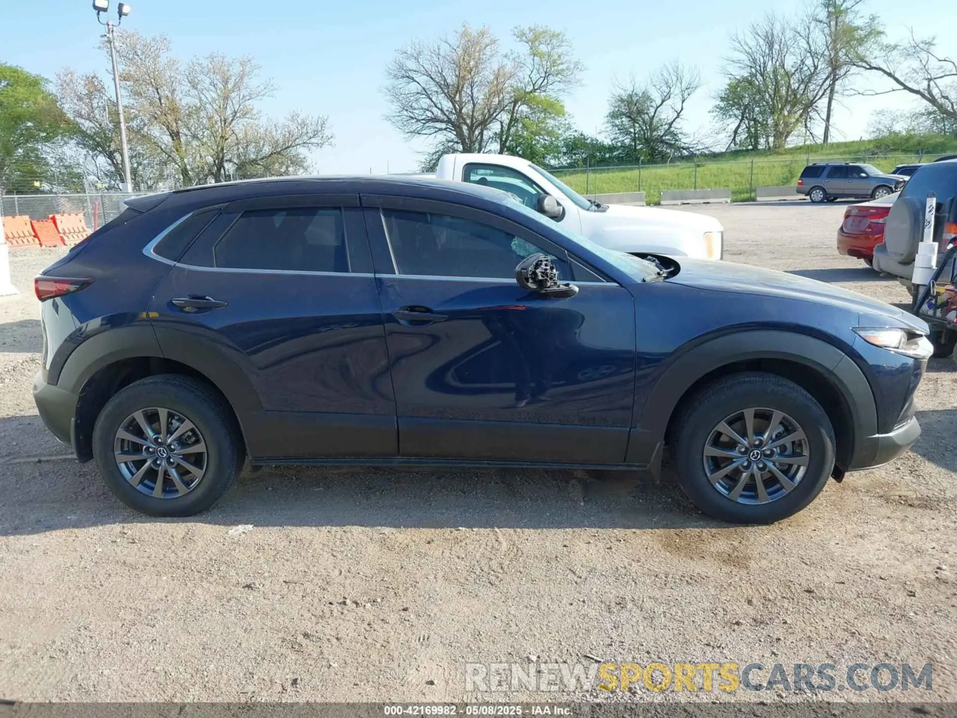 13 Photograph of a damaged car 3MVDMBAL1NM422758 MAZDA CX-30 2022