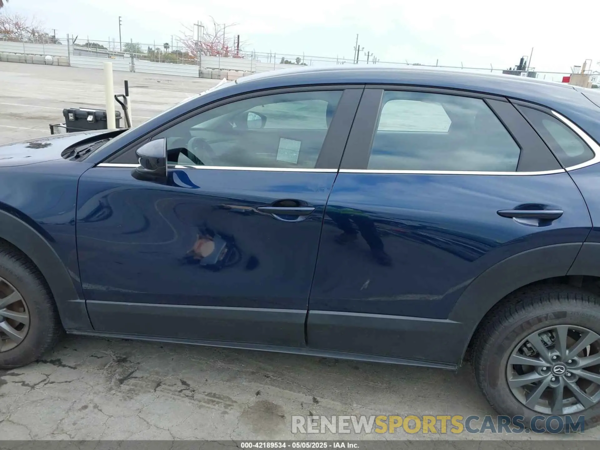 14 Photograph of a damaged car 3MVDMBAL6NM401498 MAZDA CX-30 2022