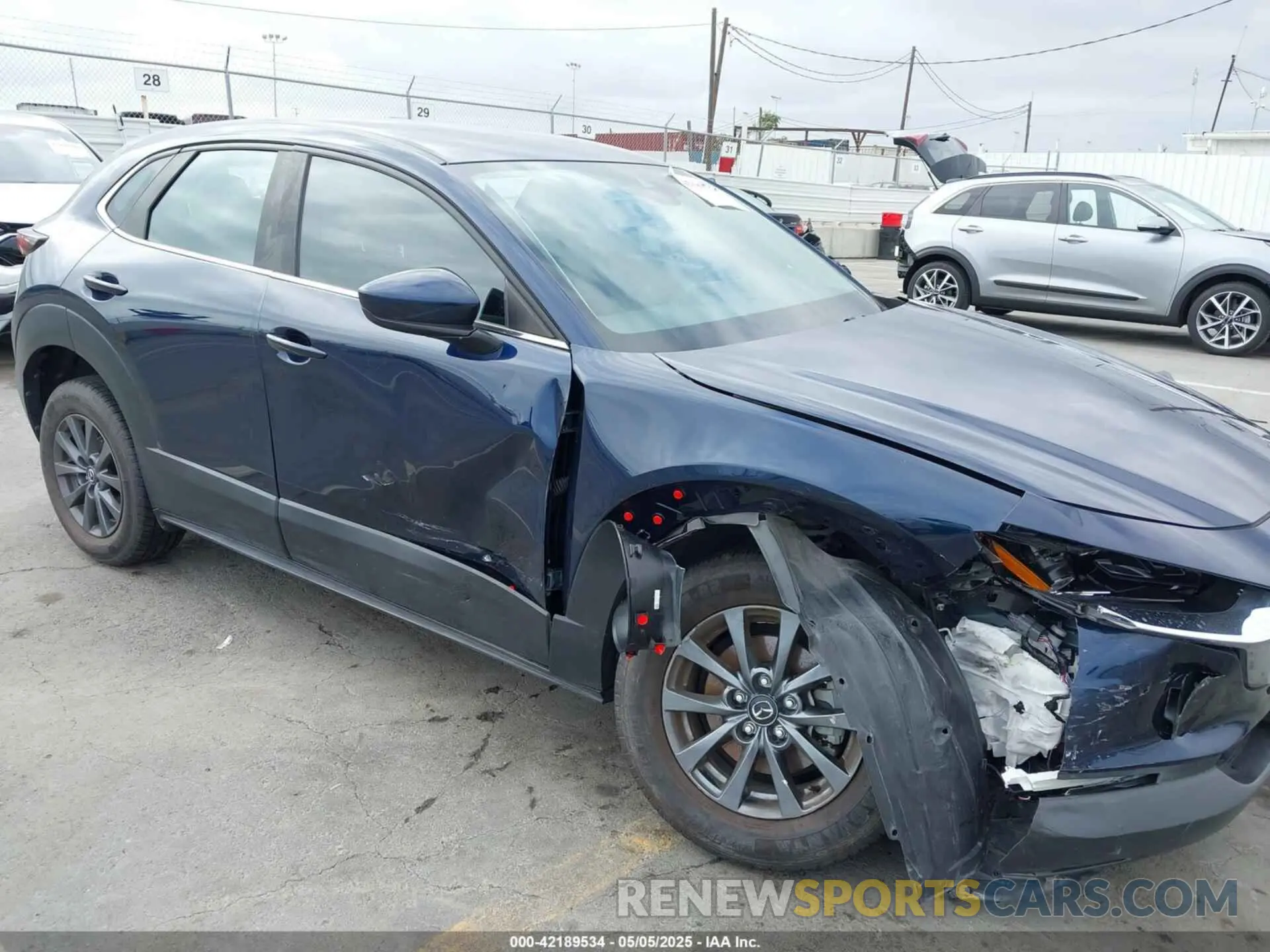 6 Photograph of a damaged car 3MVDMBAL6NM401498 MAZDA CX-30 2022