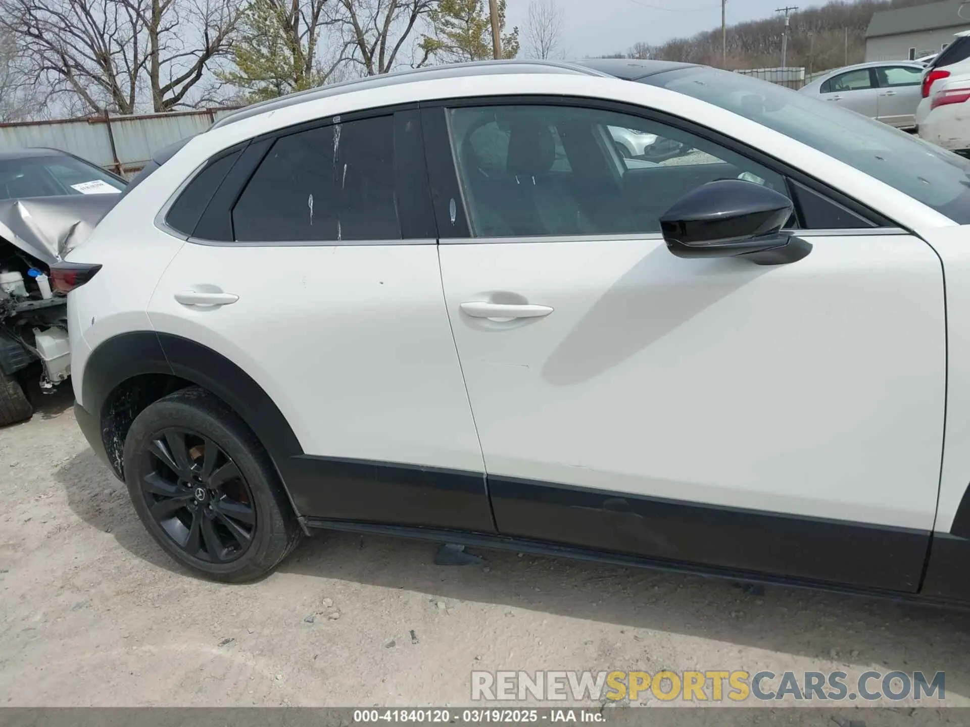 13 Photograph of a damaged car 3MVDMBAY3NM400501 MAZDA CX-30 2022