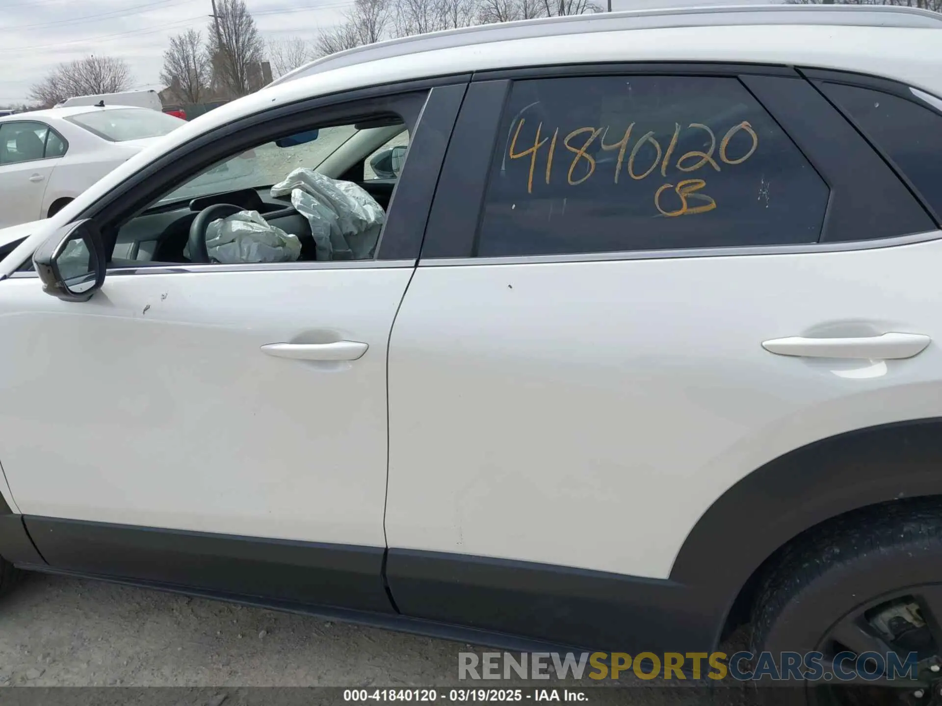 14 Photograph of a damaged car 3MVDMBAY3NM400501 MAZDA CX-30 2022