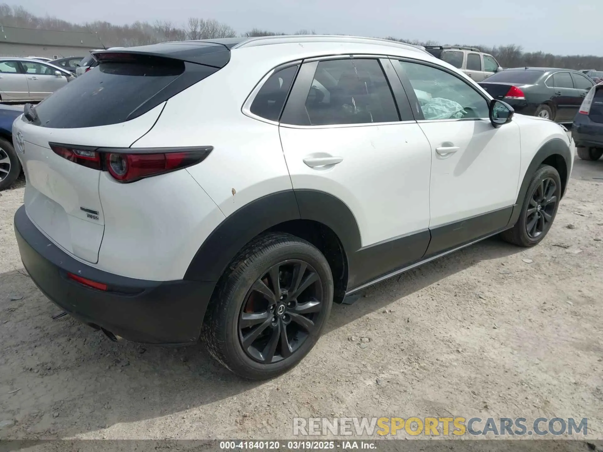 4 Photograph of a damaged car 3MVDMBAY3NM400501 MAZDA CX-30 2022
