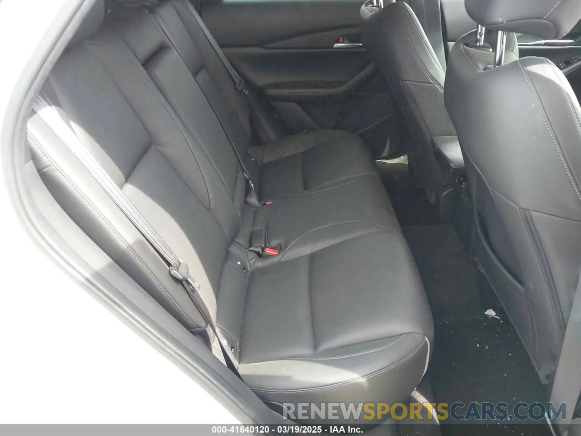 8 Photograph of a damaged car 3MVDMBAY3NM400501 MAZDA CX-30 2022