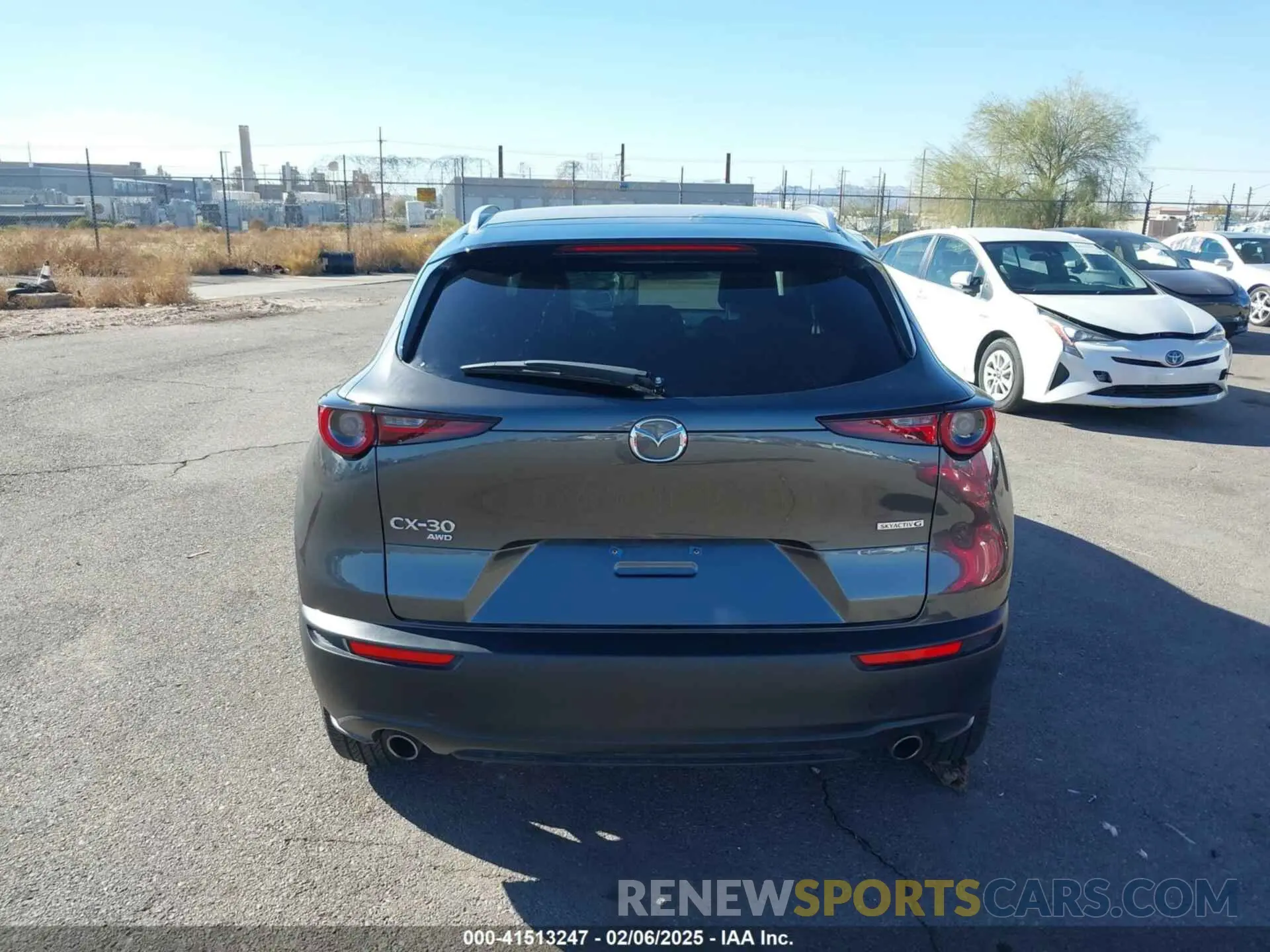 17 Photograph of a damaged car 3MVDMBBL0NM415511 MAZDA CX-30 2022