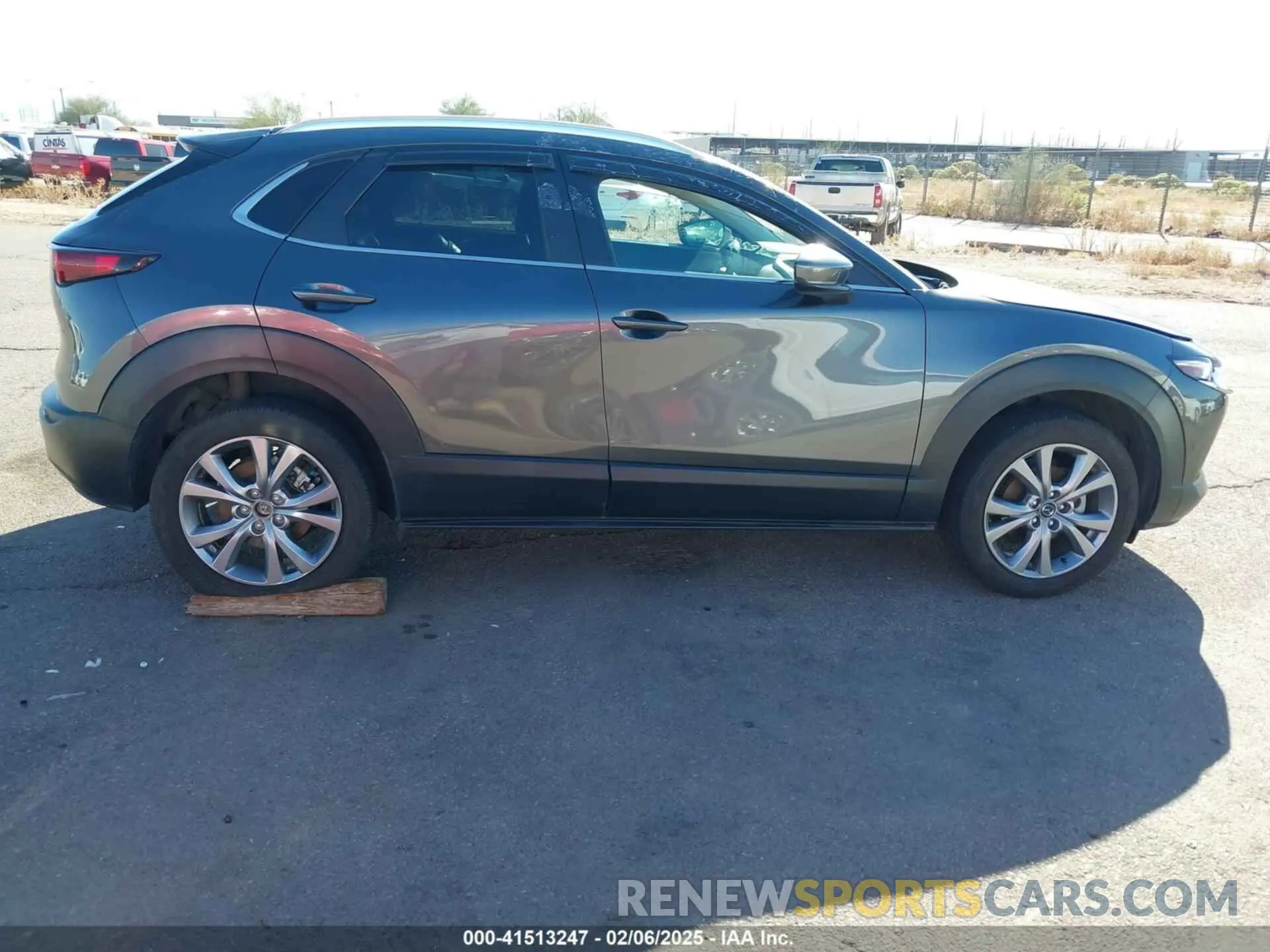 6 Photograph of a damaged car 3MVDMBBL0NM415511 MAZDA CX-30 2022
