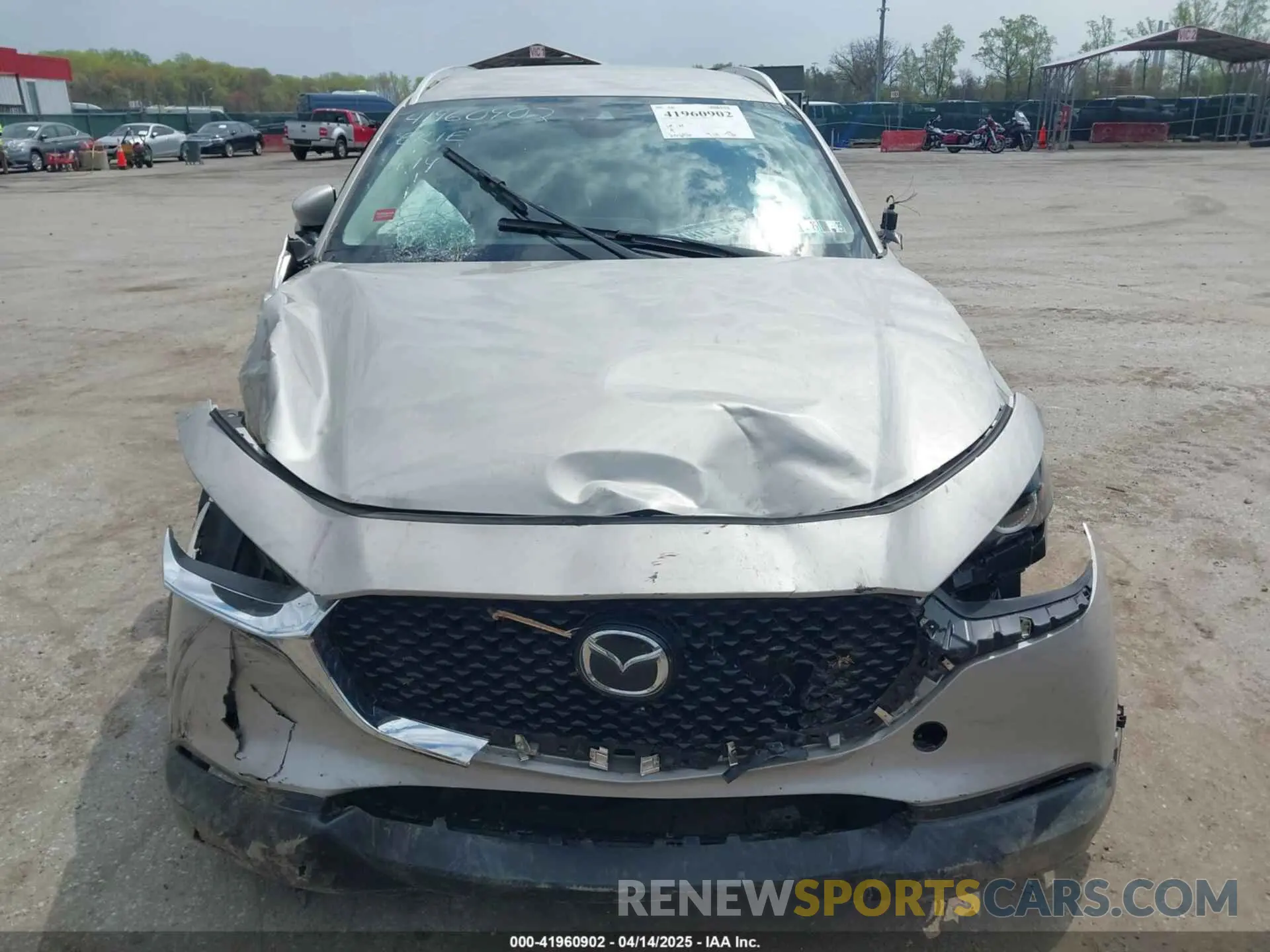 11 Photograph of a damaged car 3MVDMBBL2NM439681 MAZDA CX-30 2022