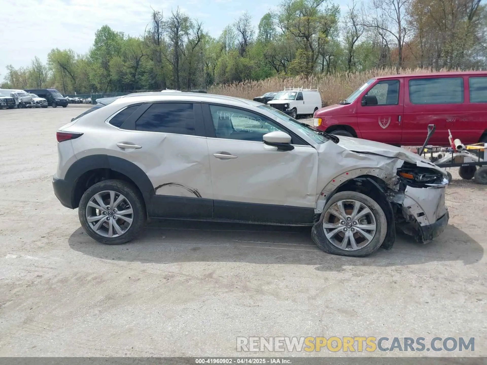 12 Photograph of a damaged car 3MVDMBBL2NM439681 MAZDA CX-30 2022