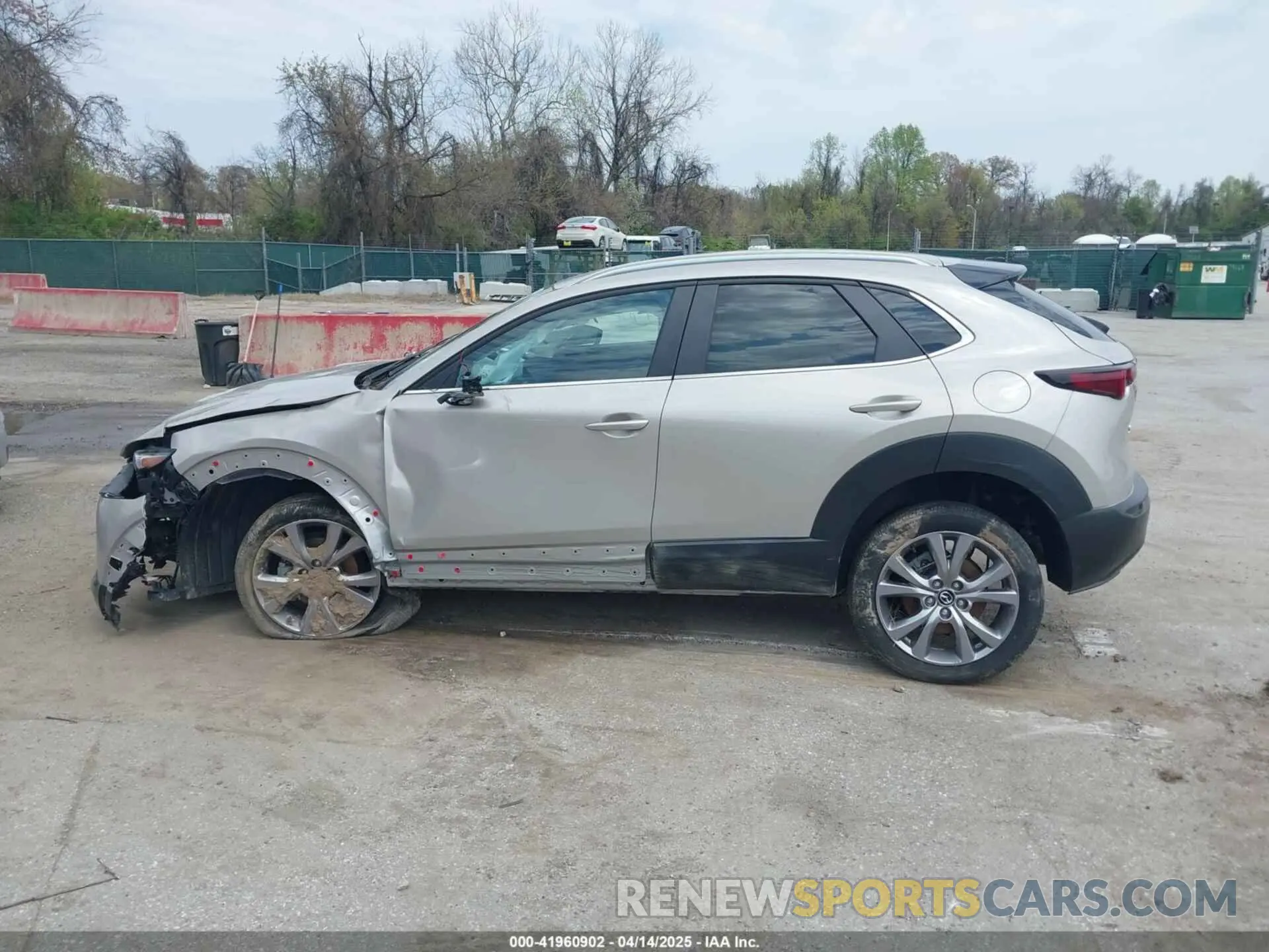 13 Photograph of a damaged car 3MVDMBBL2NM439681 MAZDA CX-30 2022