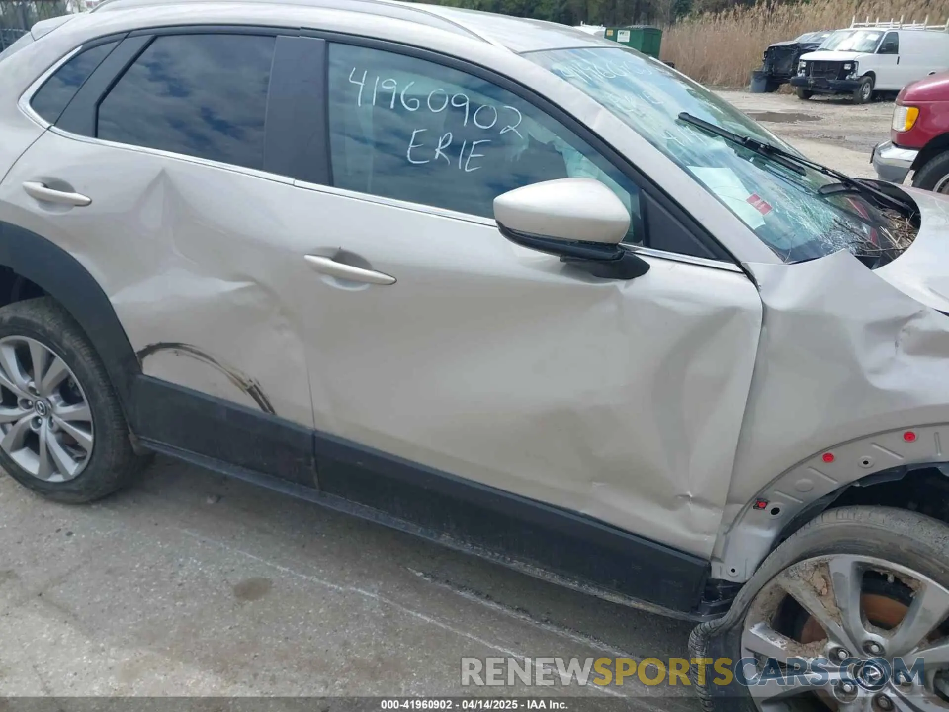 17 Photograph of a damaged car 3MVDMBBL2NM439681 MAZDA CX-30 2022