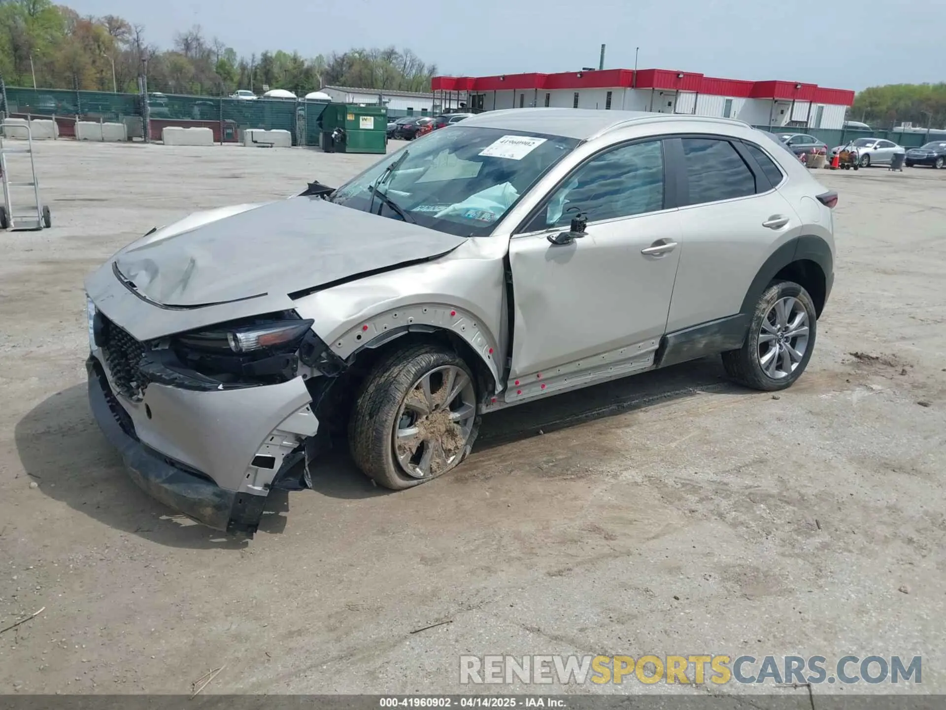 2 Photograph of a damaged car 3MVDMBBL2NM439681 MAZDA CX-30 2022