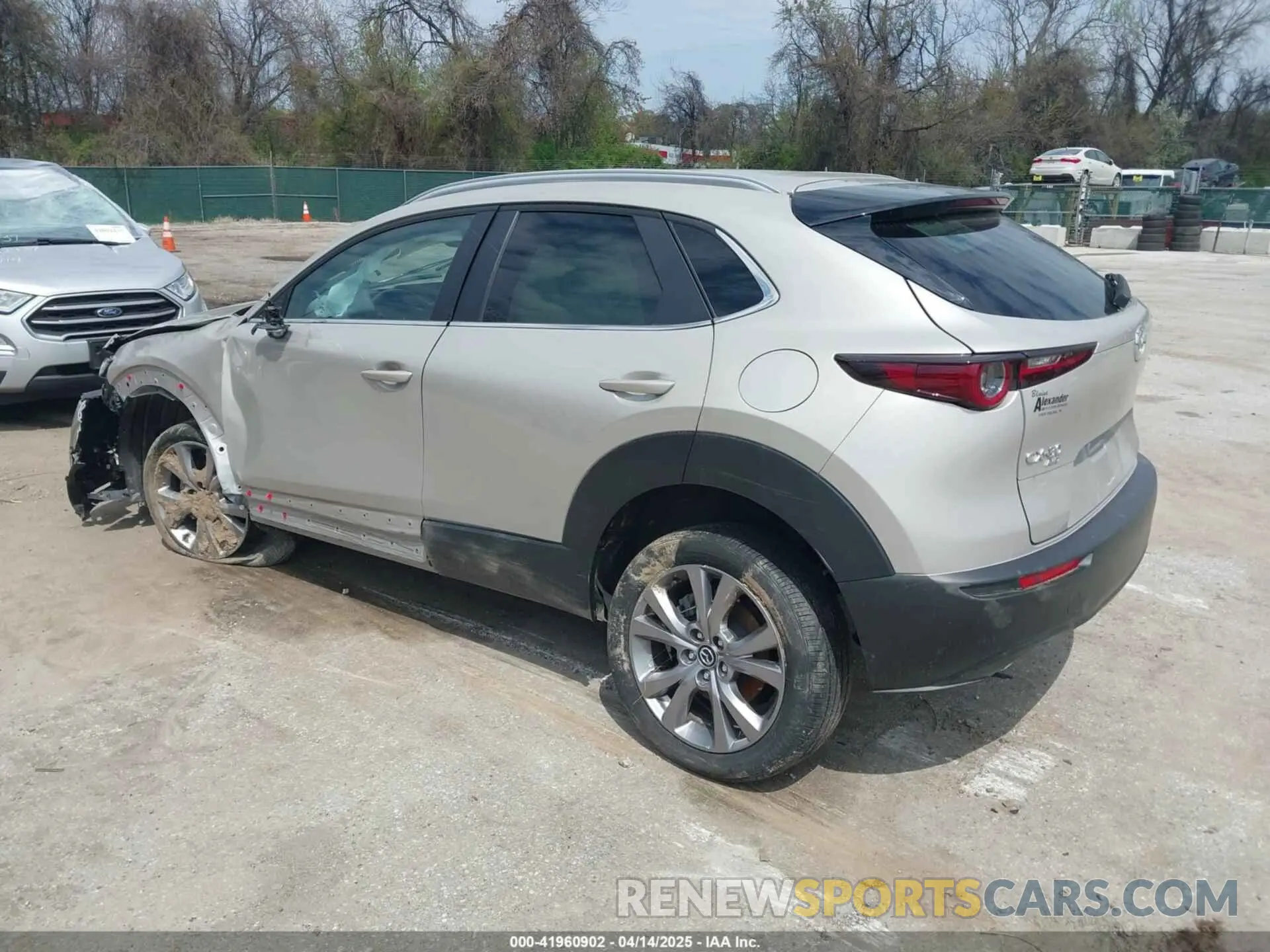 3 Photograph of a damaged car 3MVDMBBL2NM439681 MAZDA CX-30 2022