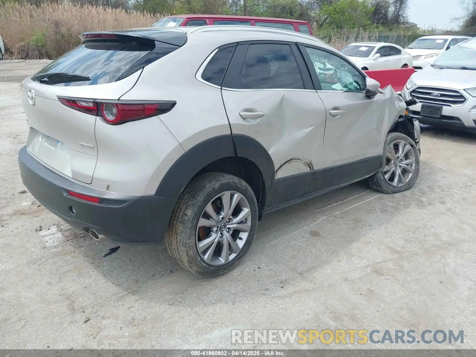 4 Photograph of a damaged car 3MVDMBBL2NM439681 MAZDA CX-30 2022