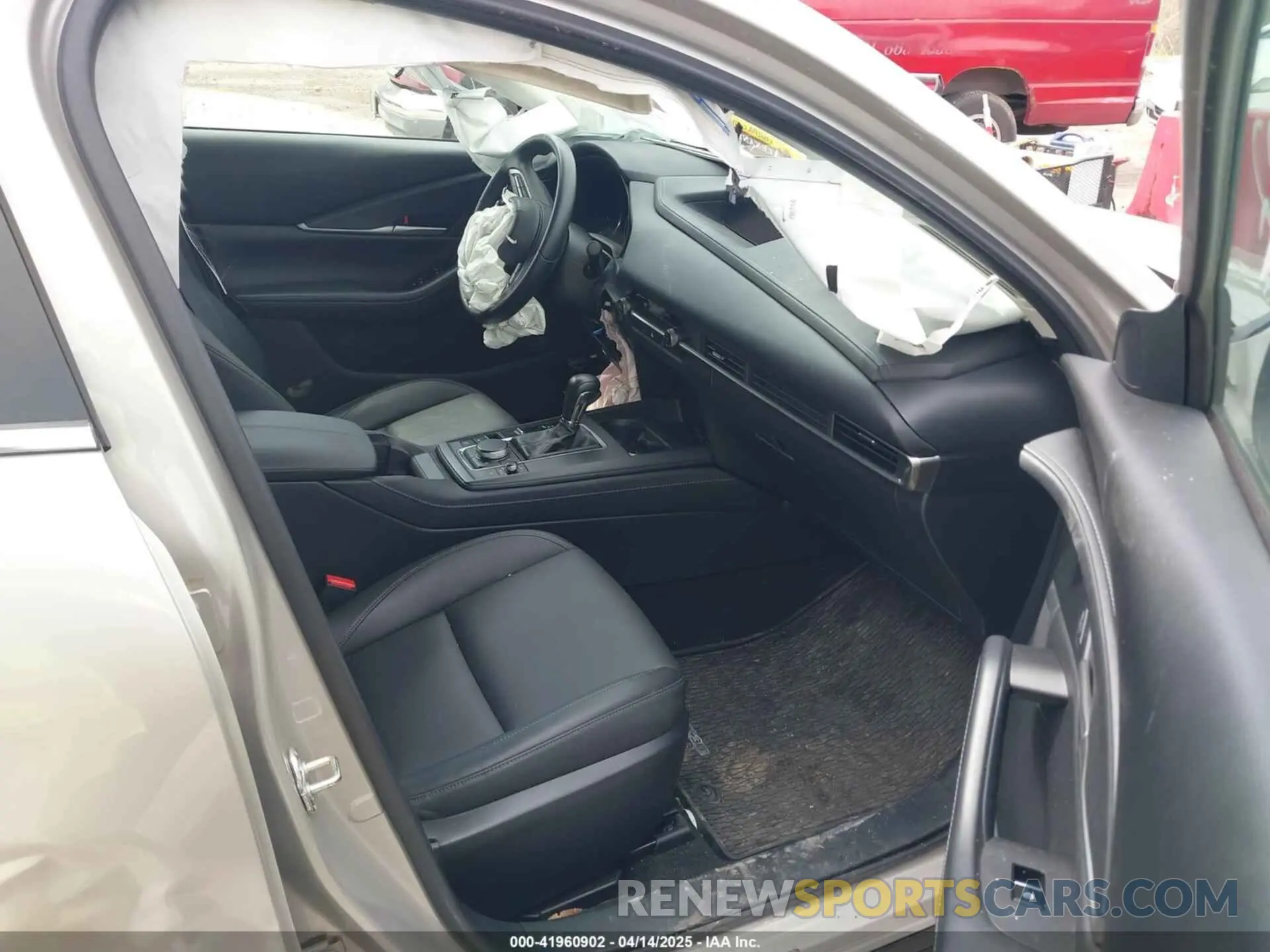 5 Photograph of a damaged car 3MVDMBBL2NM439681 MAZDA CX-30 2022