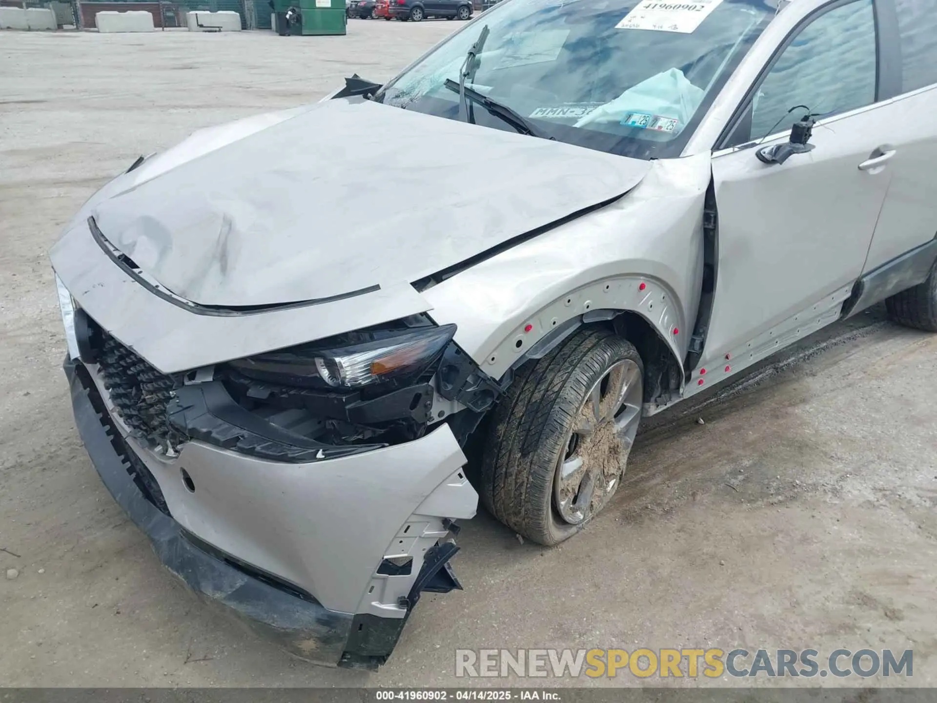 6 Photograph of a damaged car 3MVDMBBL2NM439681 MAZDA CX-30 2022