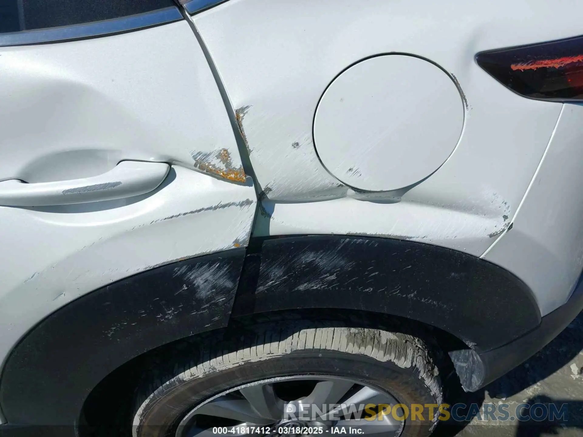 17 Photograph of a damaged car 3MVDMBBL3NM428172 MAZDA CX-30 2022