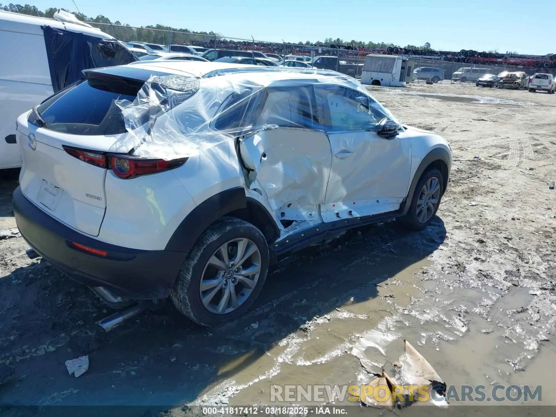 4 Photograph of a damaged car 3MVDMBBL3NM428172 MAZDA CX-30 2022