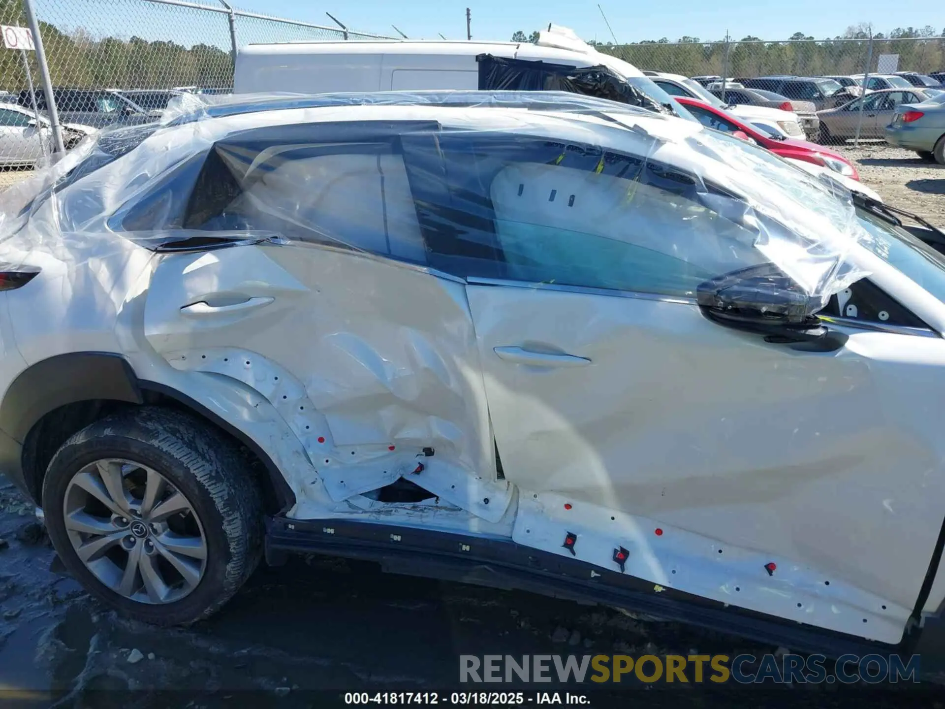 6 Photograph of a damaged car 3MVDMBBL3NM428172 MAZDA CX-30 2022