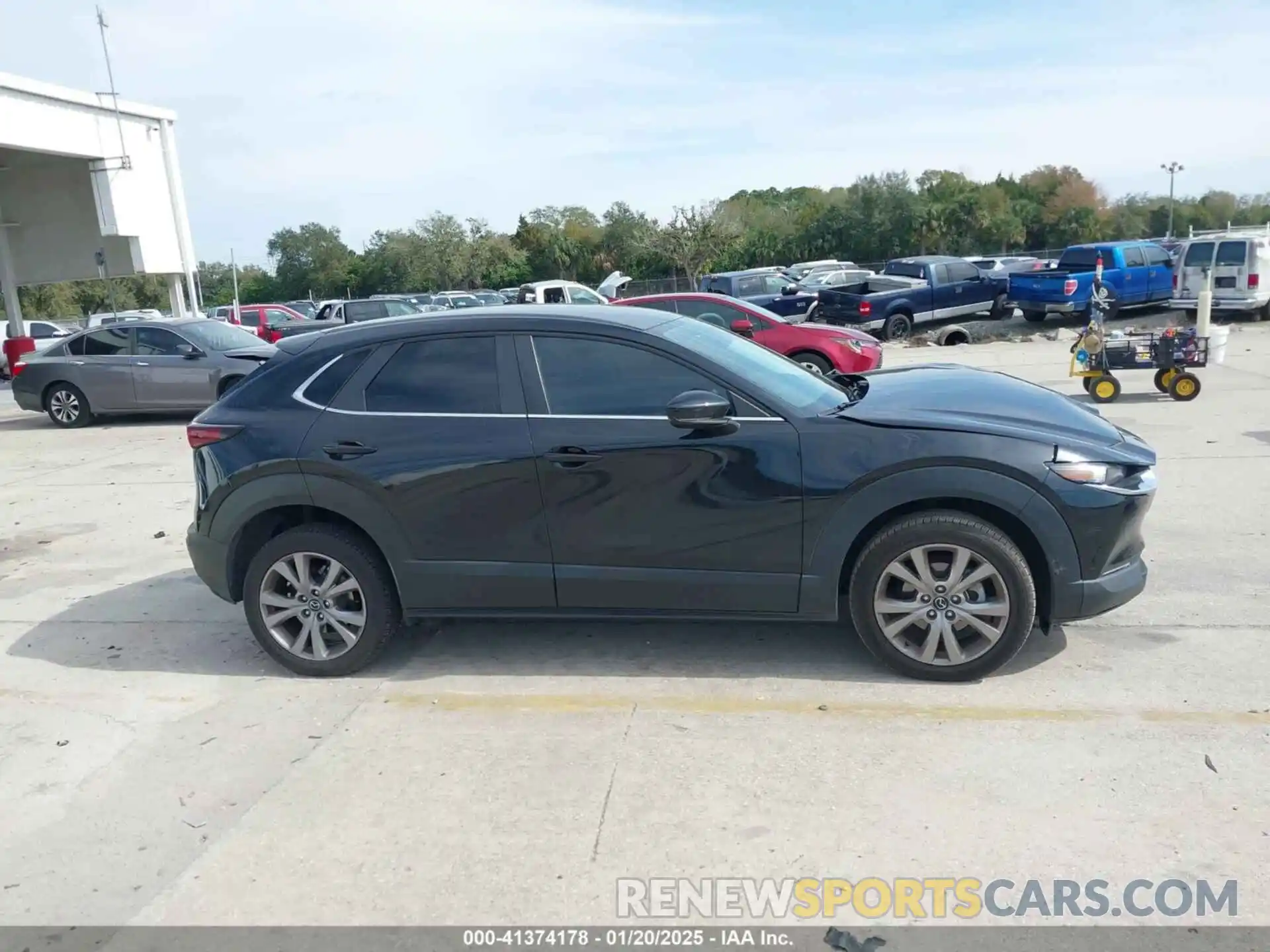 13 Photograph of a damaged car 3MVDMBBL9NM452296 MAZDA CX-30 2022