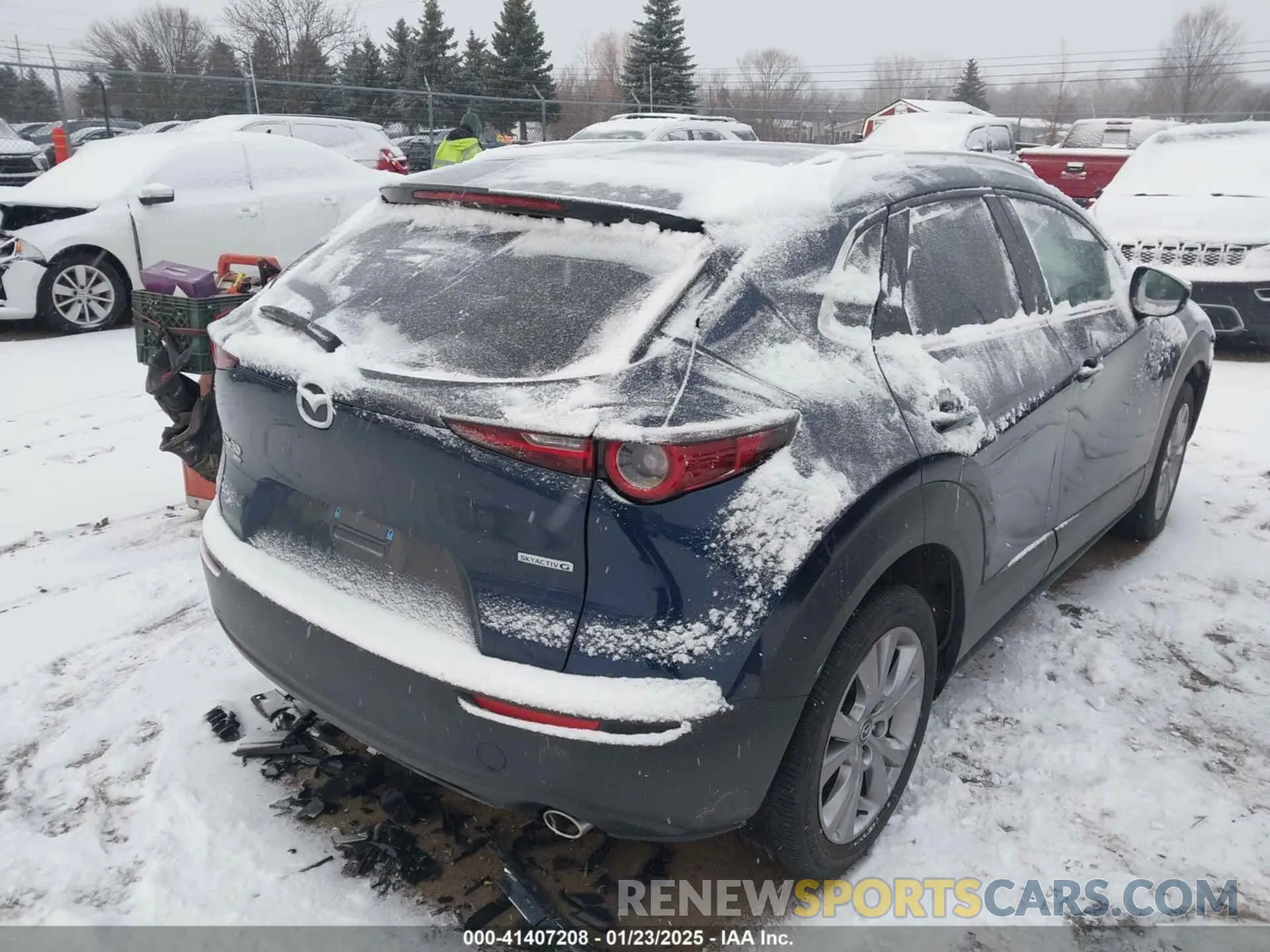 4 Photograph of a damaged car 3MVDMBBLXNM424992 MAZDA CX-30 2022
