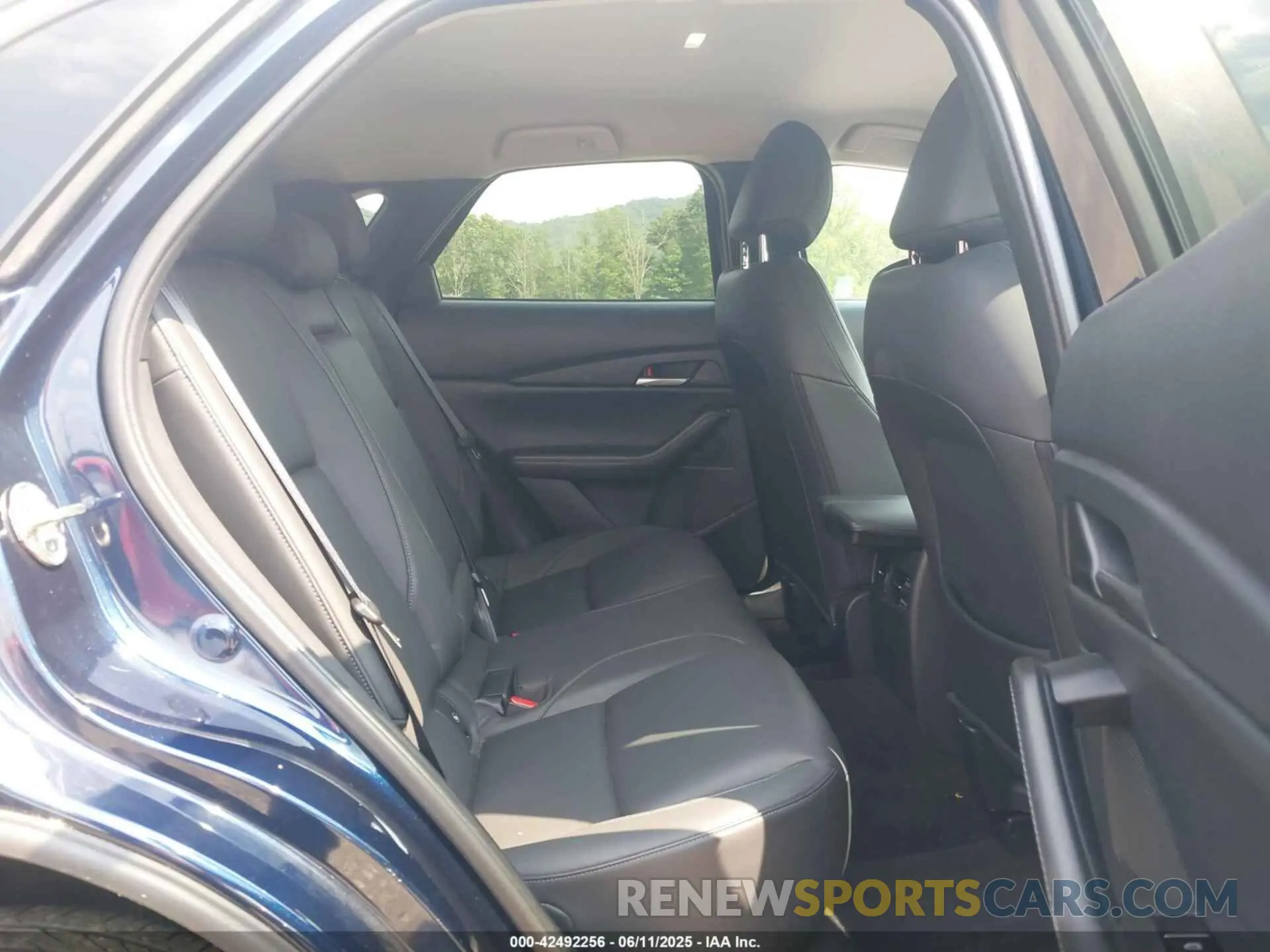8 Photograph of a damaged car 3MVDMBBLXNM440254 MAZDA CX-30 2022