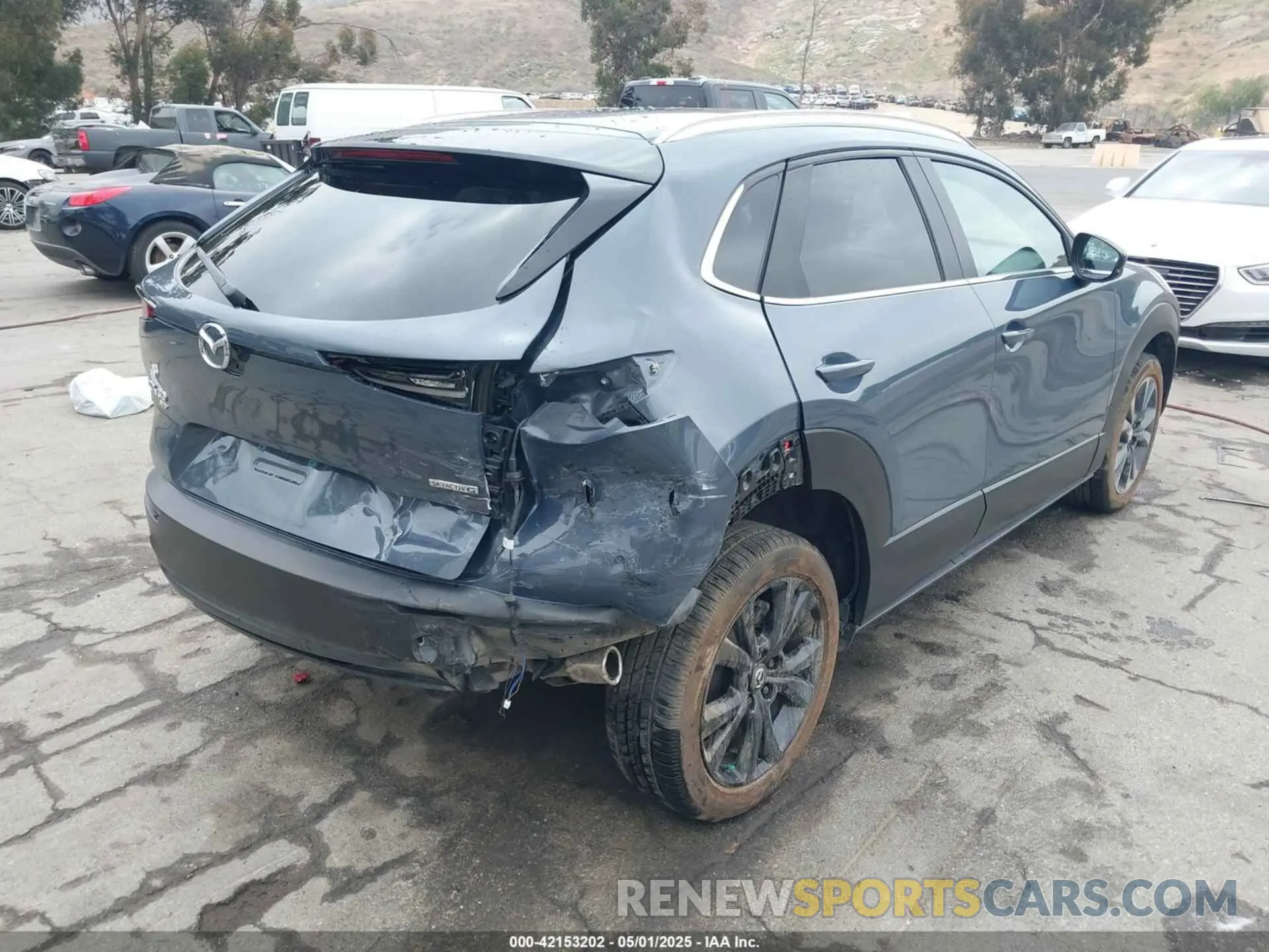 4 Photograph of a damaged car 3MVDMBCL0NM456154 MAZDA CX-30 2022