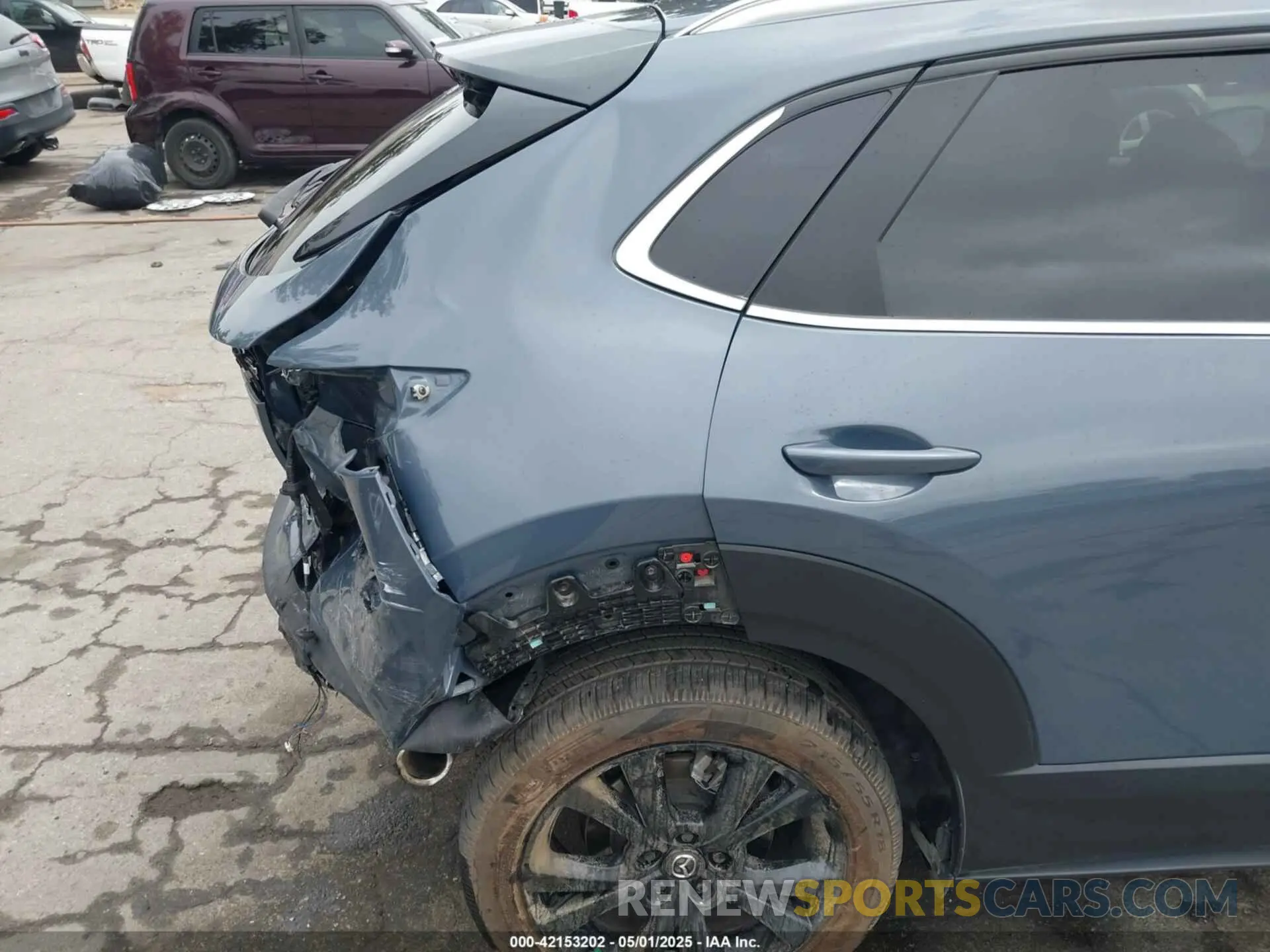 6 Photograph of a damaged car 3MVDMBCL0NM456154 MAZDA CX-30 2022
