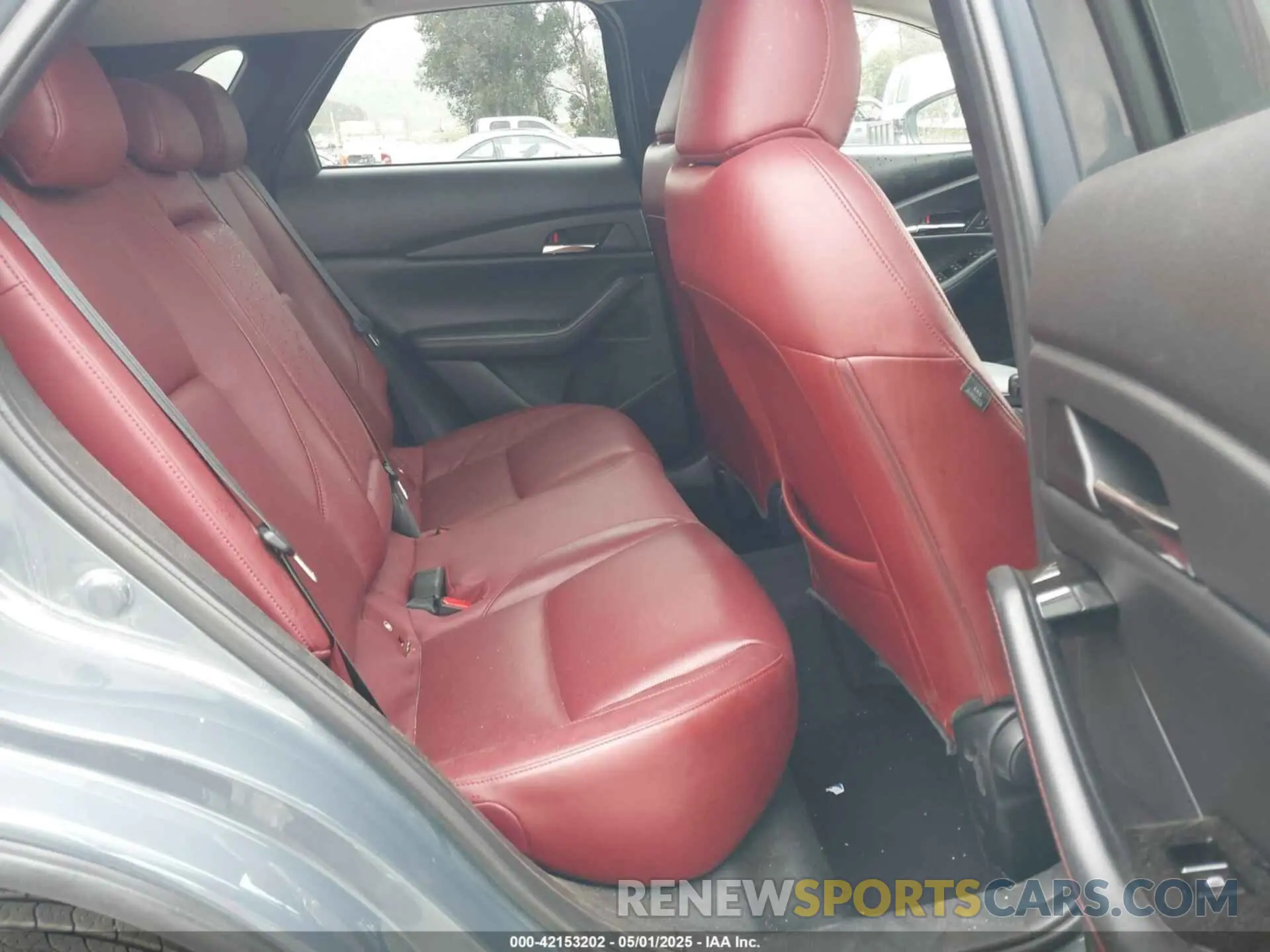 8 Photograph of a damaged car 3MVDMBCL0NM456154 MAZDA CX-30 2022